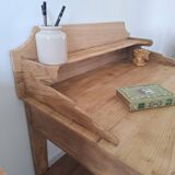 Desk / Dressing table in solid elm from the early 20th century.