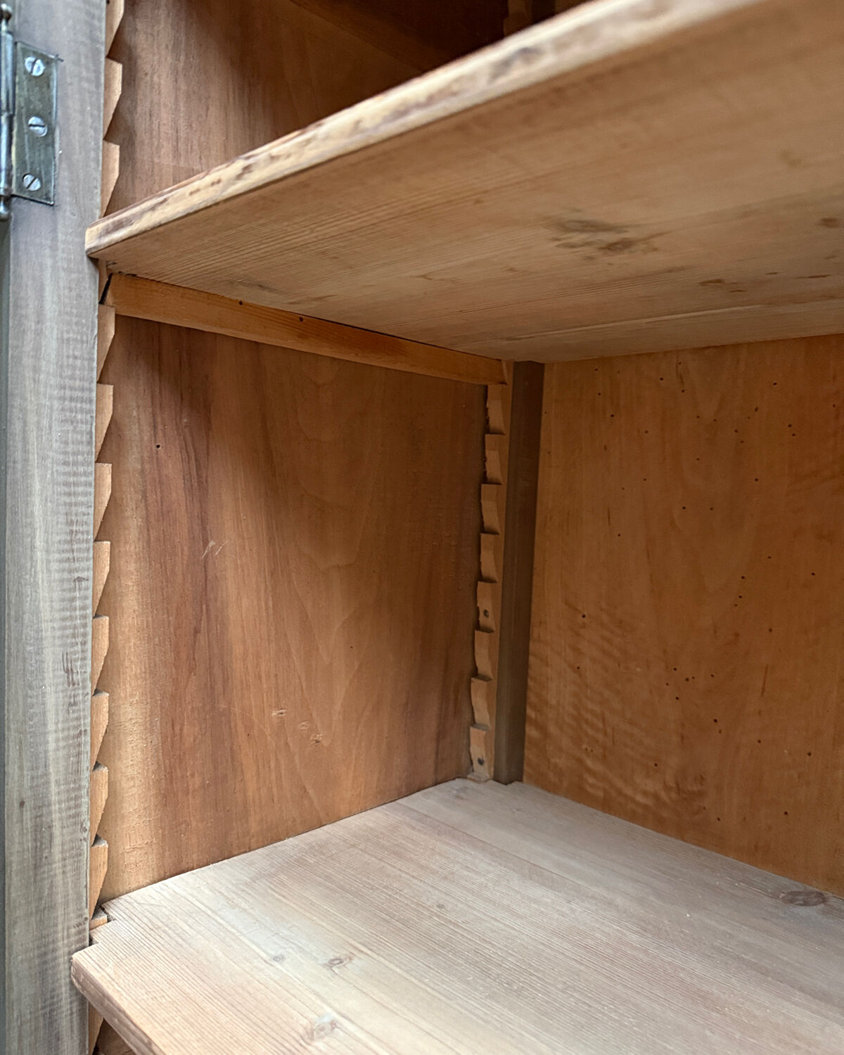 Old library with grilles (renovated)