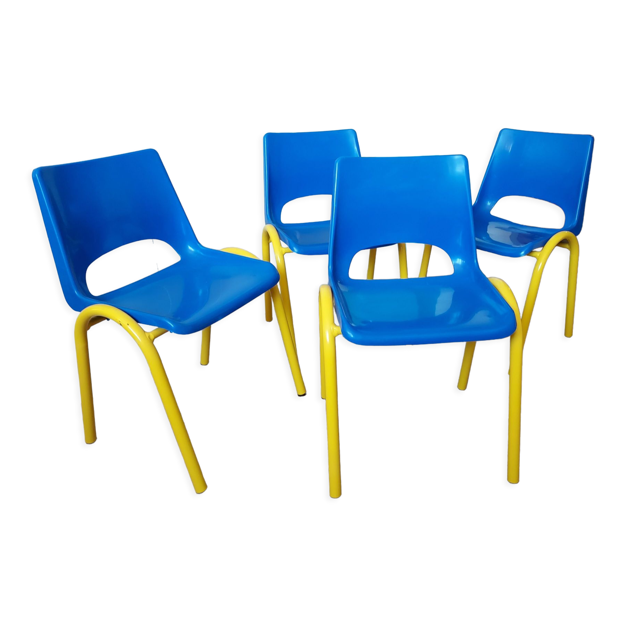 4 chaises coque école