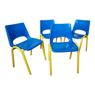 4 chaises coque école