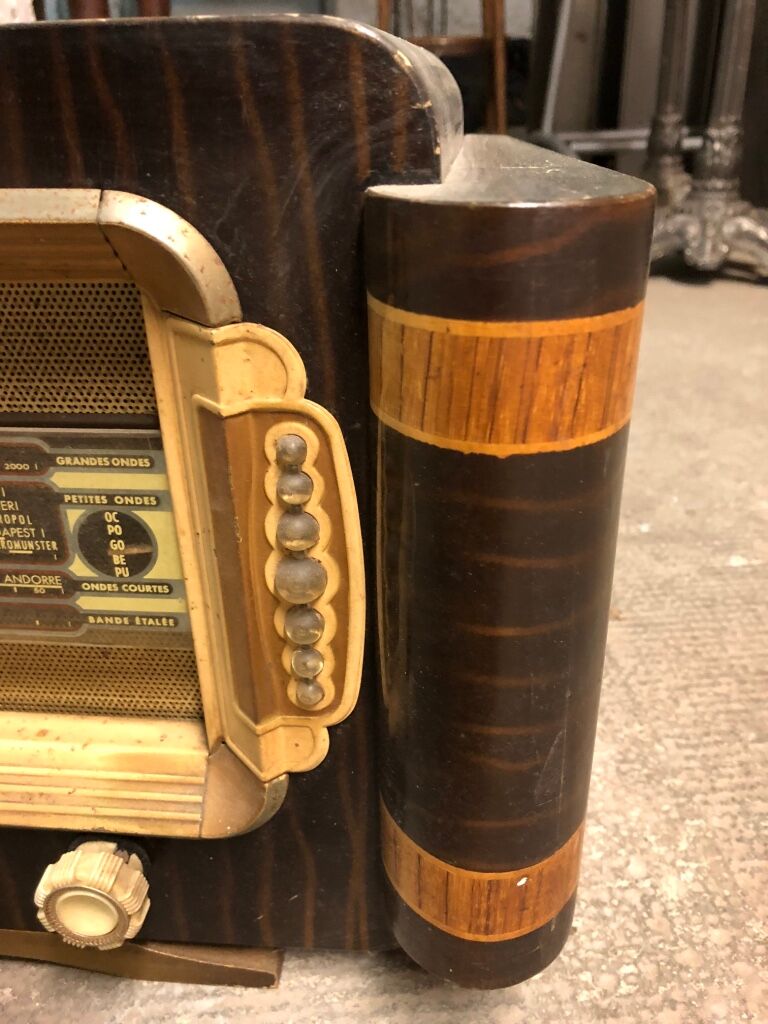 Radio old vintage structure wood perfect condition