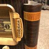 Radio ancienne vintage structure bois parfait état de fonctionnement