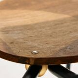 Chaise en teck avec tablette écritoire