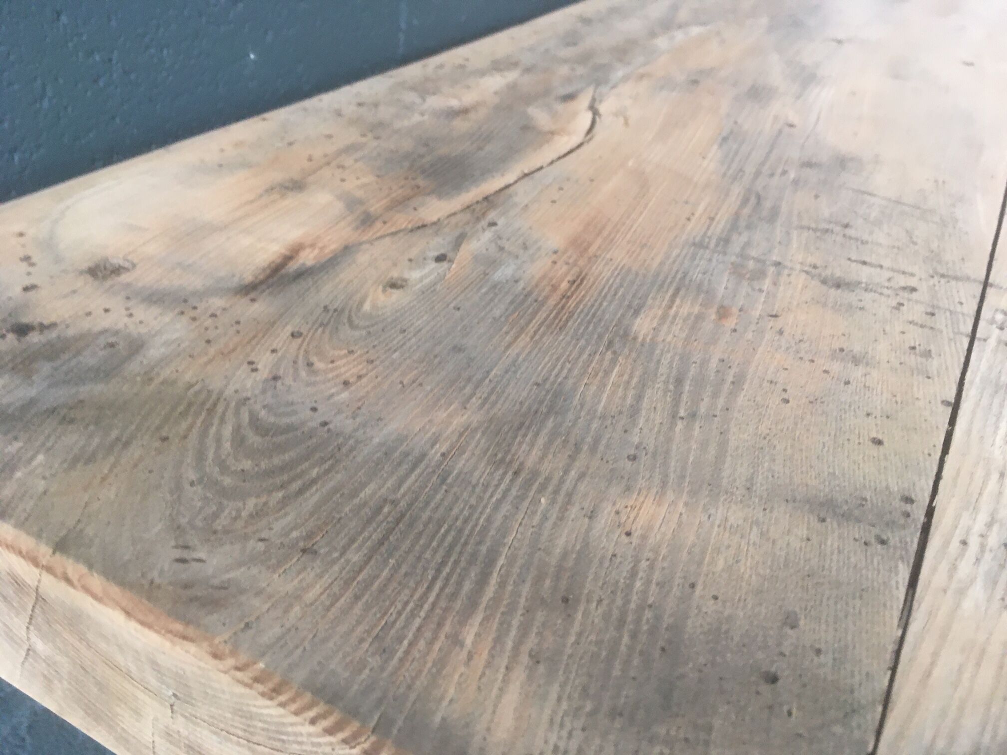 Workbench made of light wood