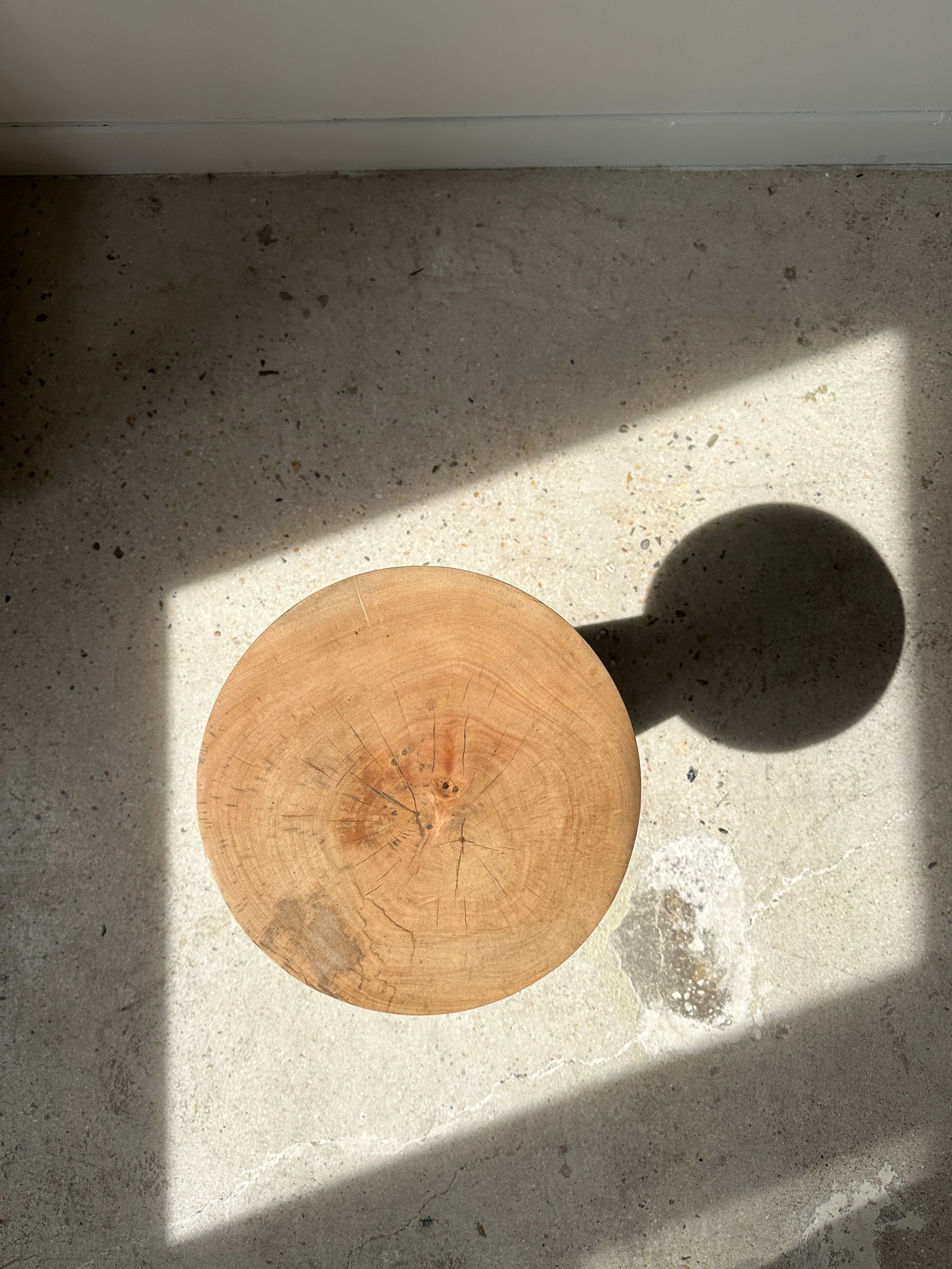 Side table, end of sofa in natural mango monoxyl conical tray H:50cm