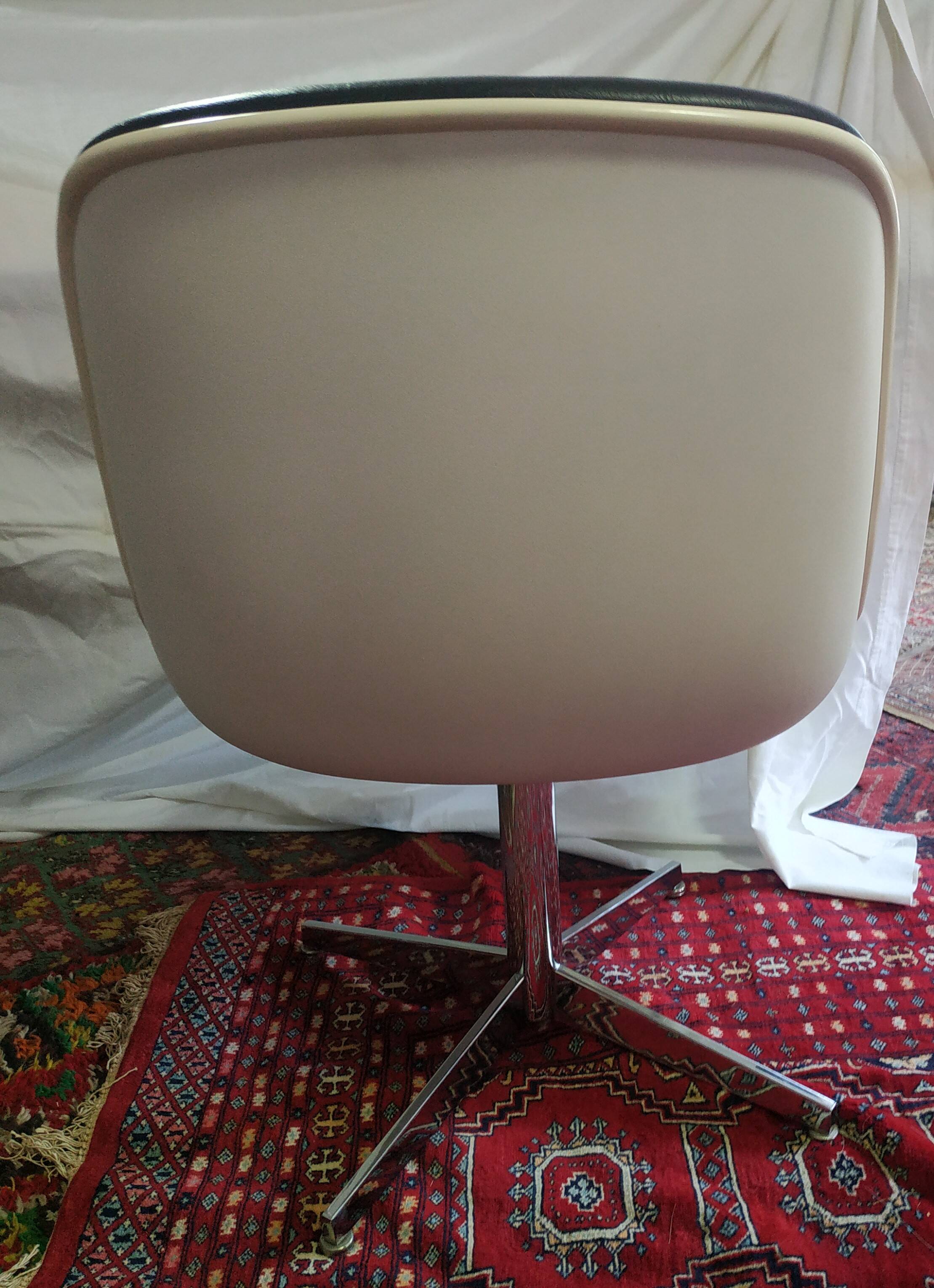 Steelcase Strafor ARMCHAIRS