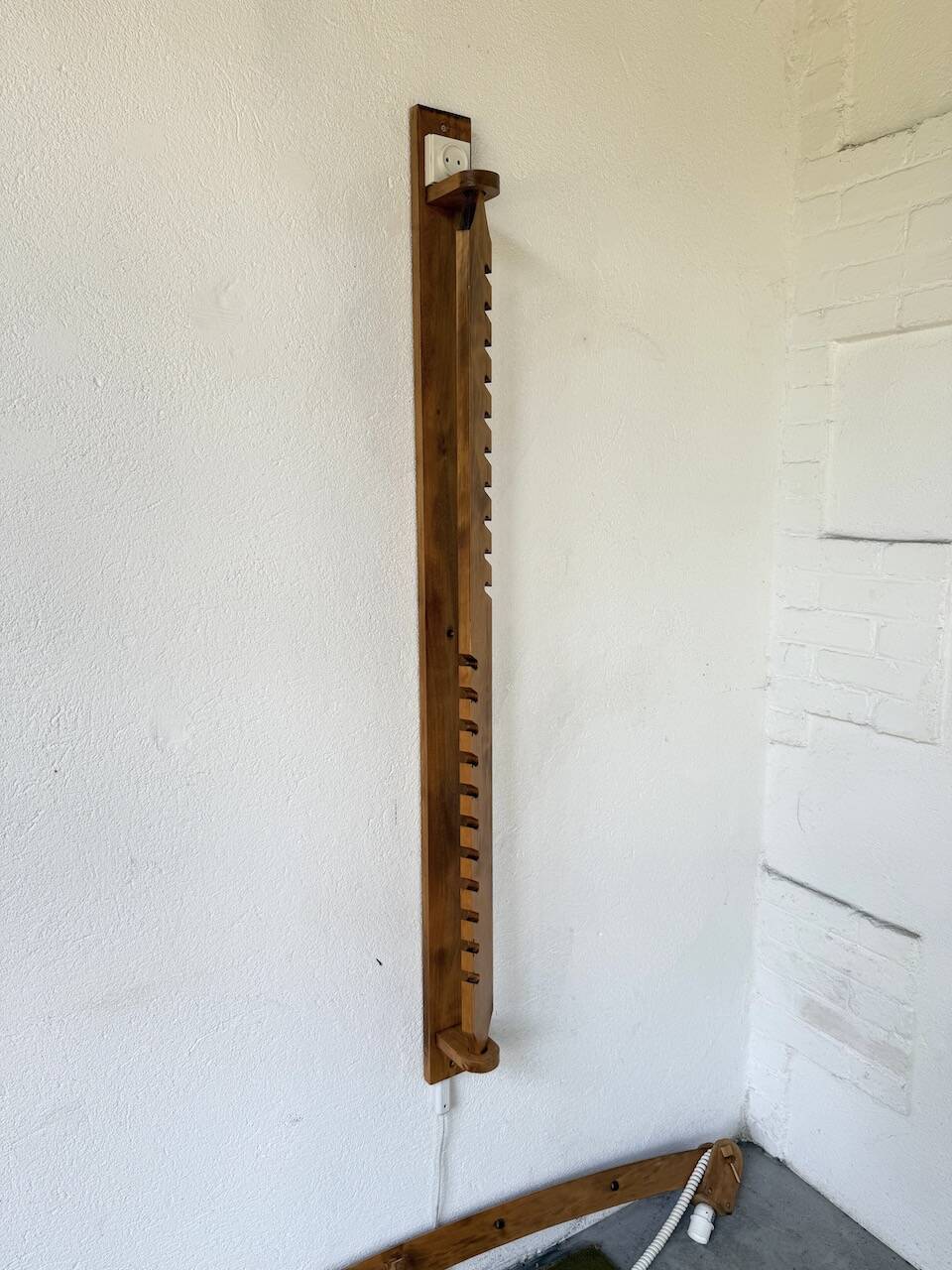 Mountain furniture gallows France pine