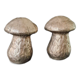 Mushroom pepper shaker