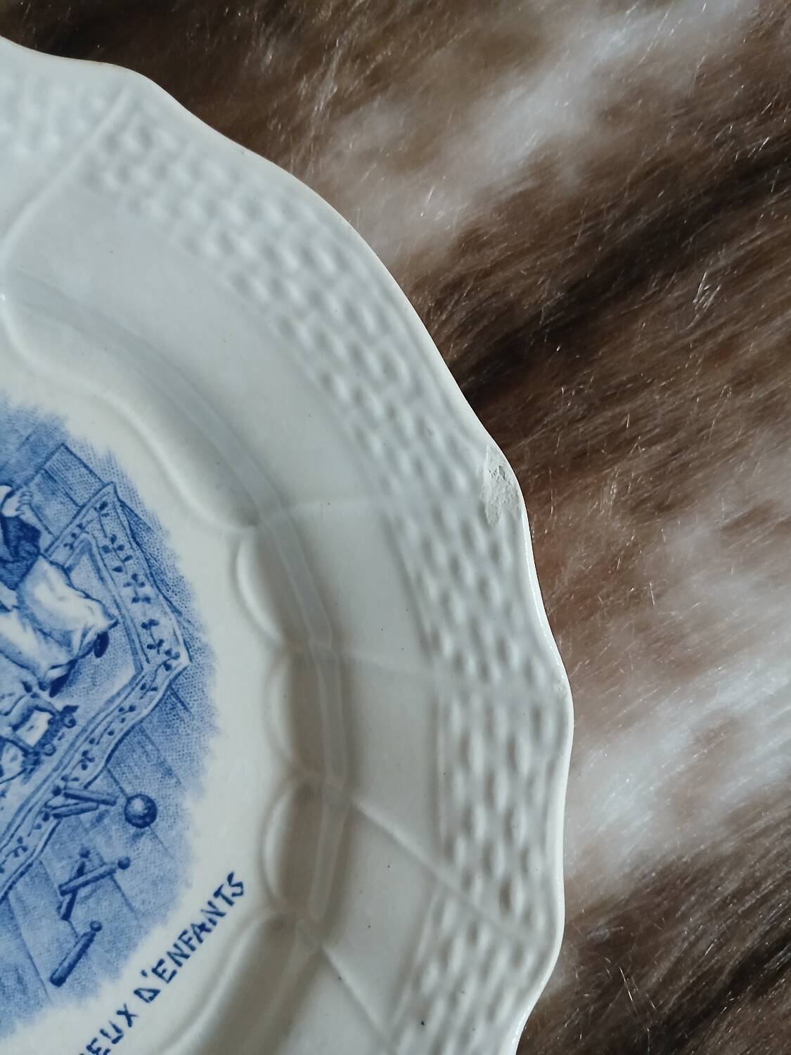 7 assiettes à dessert anciennes en Terre de fer 