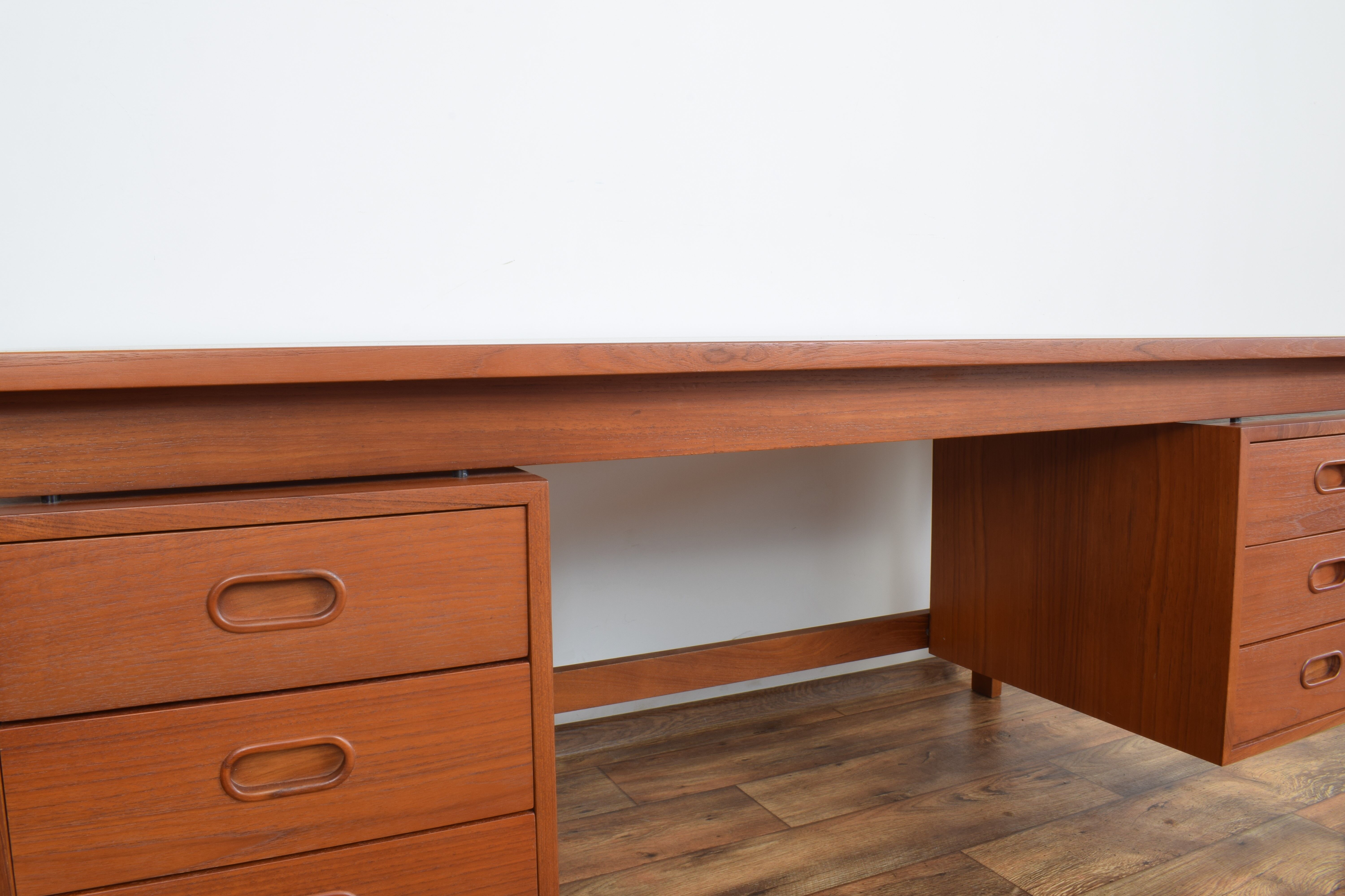 Mid-century danish teak desk, 1970