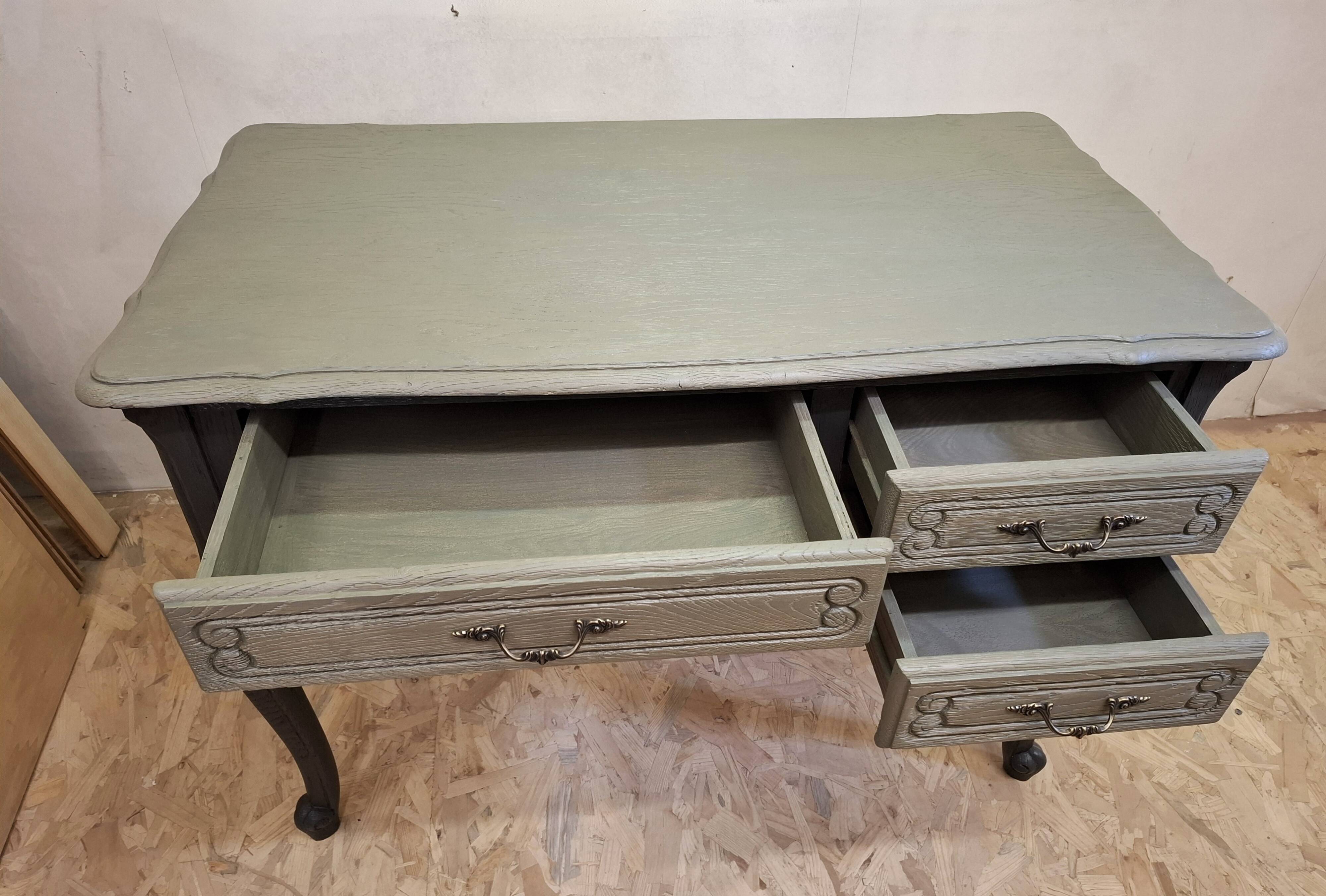 Upgraded regency desk