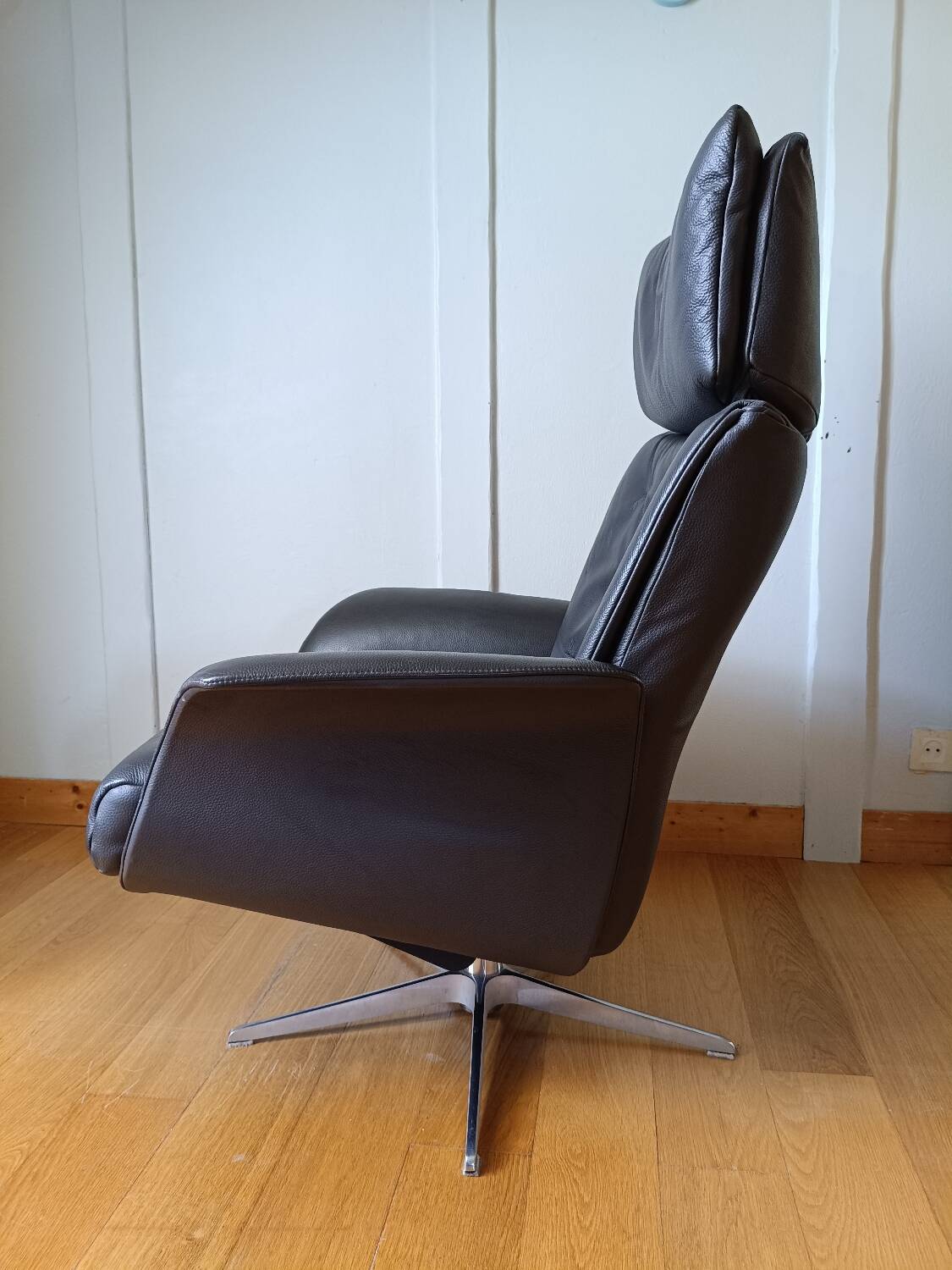 Fauteuil cuir relax Hjort Knudsen gris anthracite
