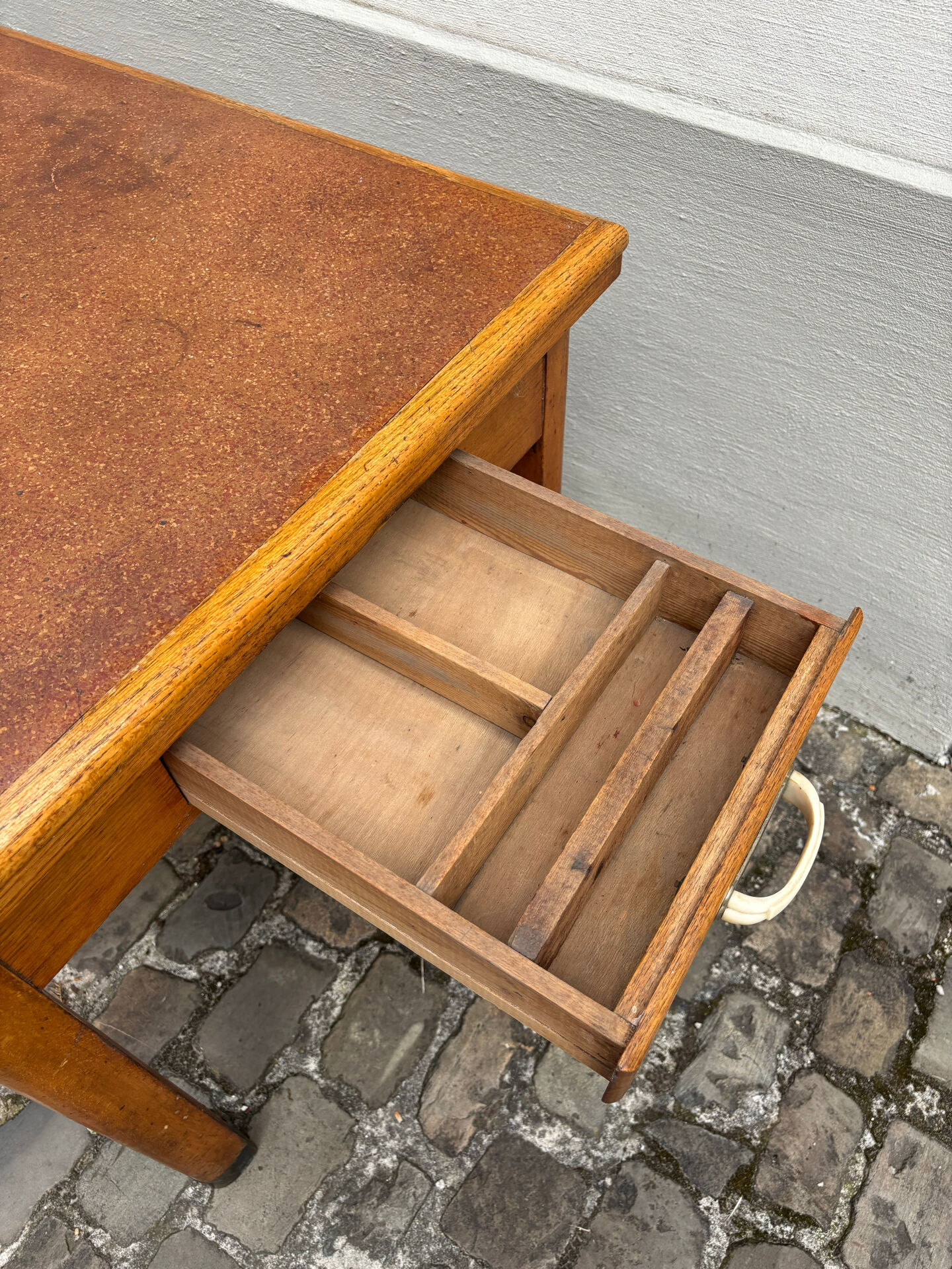 Art deco dining table or desk in wood (extendable)