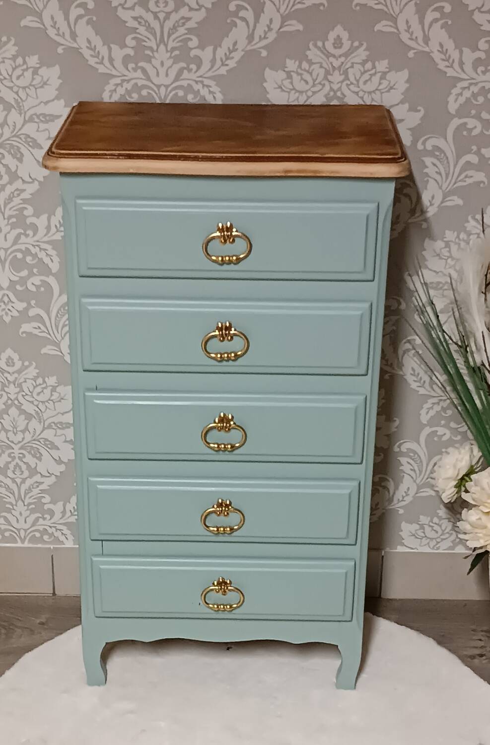 Louis XV style chest of drawers / commode