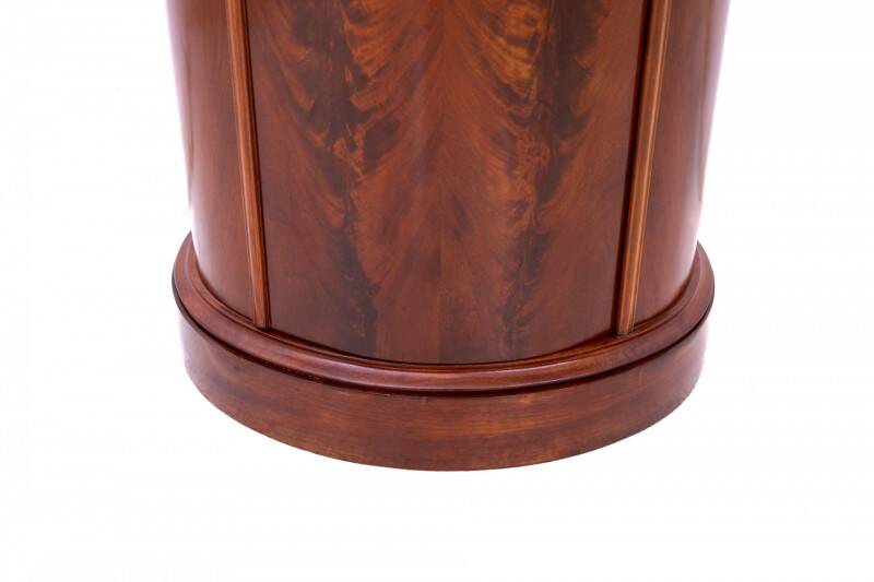 Interesting Biedermeier chest of drawers, Northern Europe, circa 1860. After renovation.