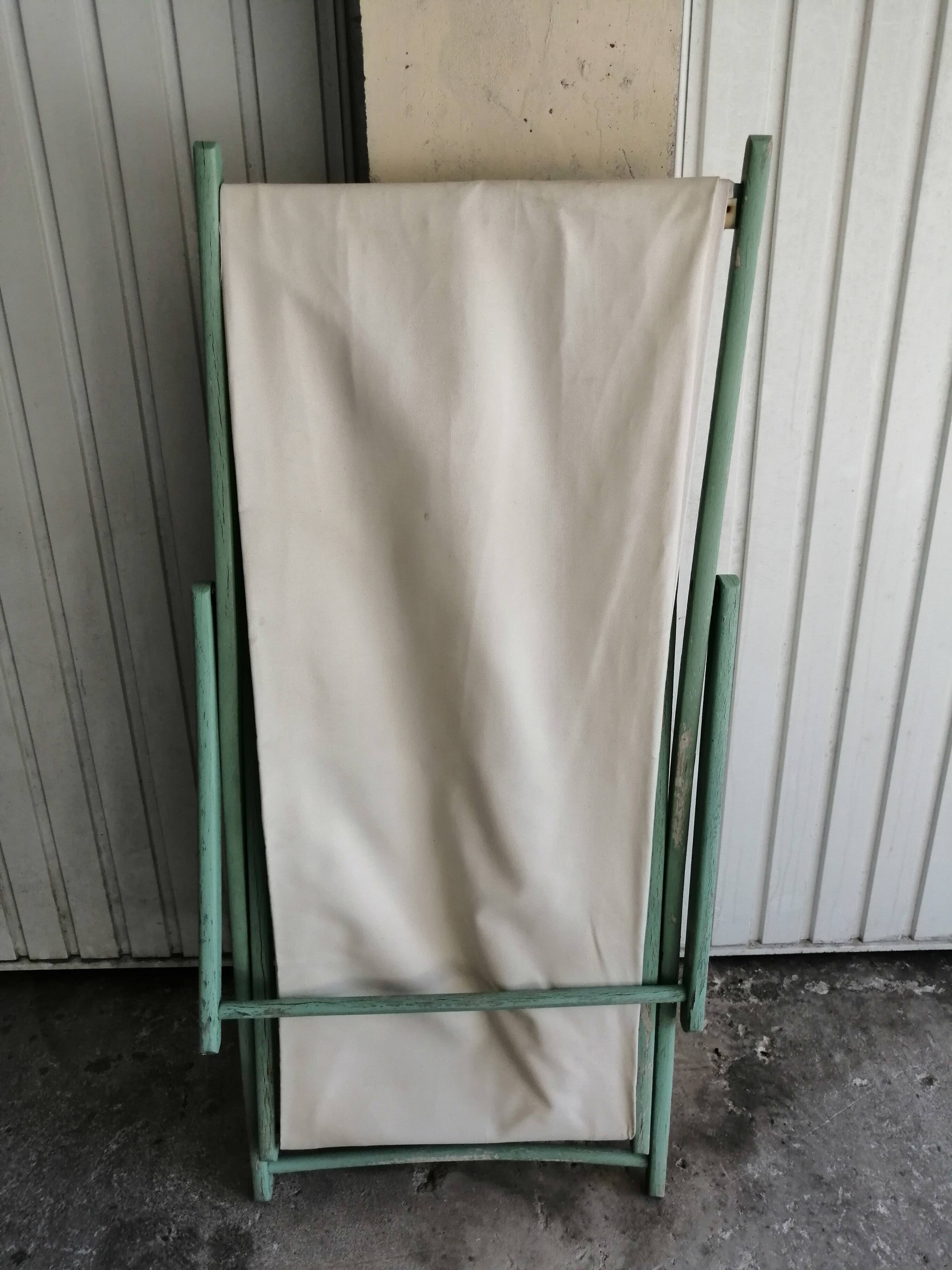 Foldable wooden long chair