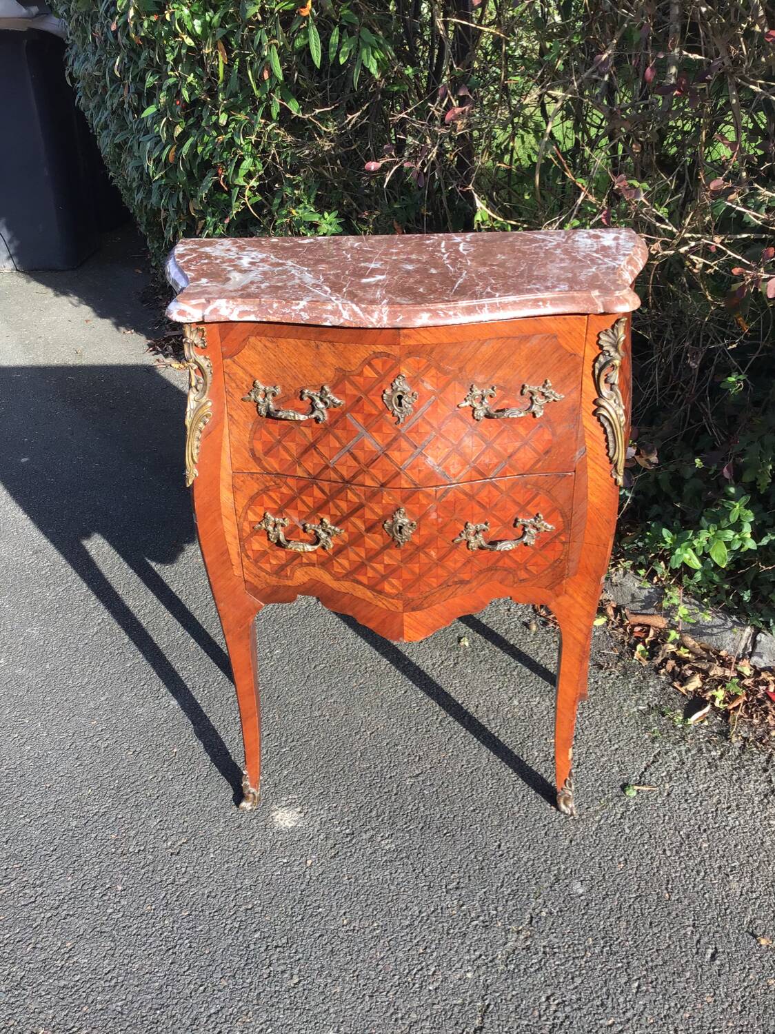 Small chest of drawers