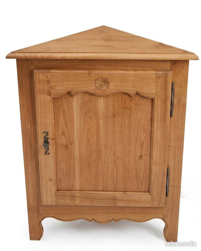Charming corner furniture in solid wood