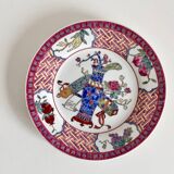 Assiette chinoise en porcelaine signée
