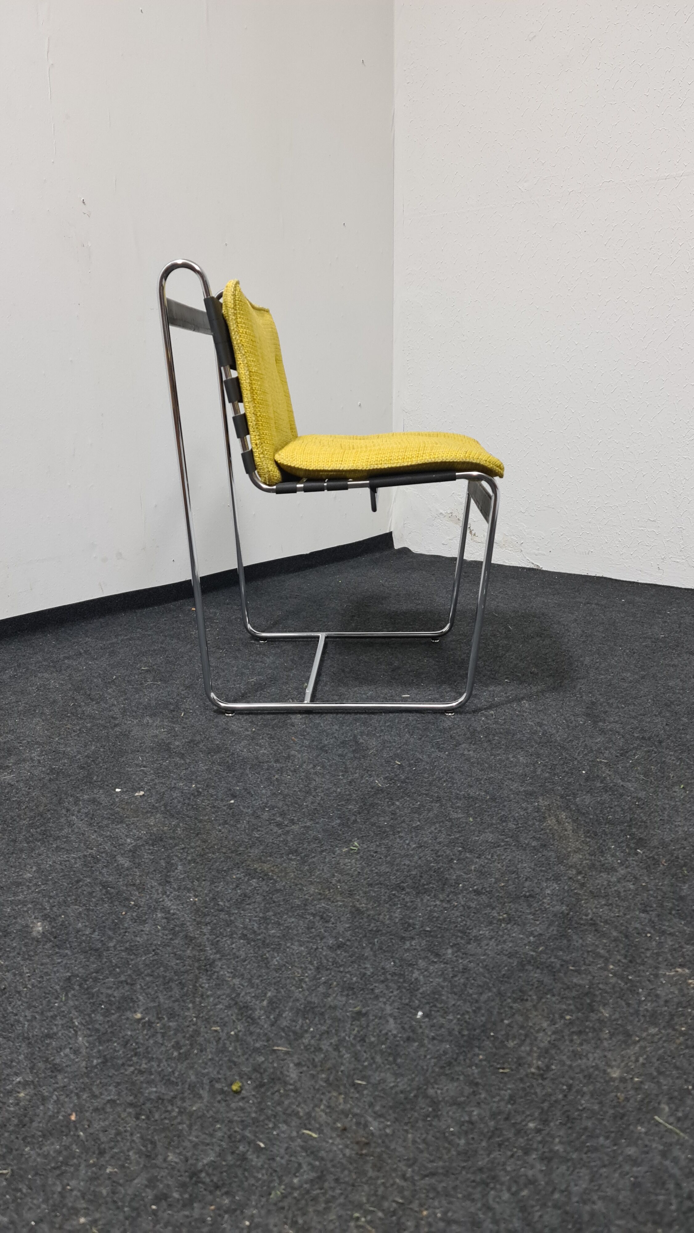 A set of 6 vintage  metal framed dinning chairs