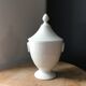 Pot urne en porcelaine