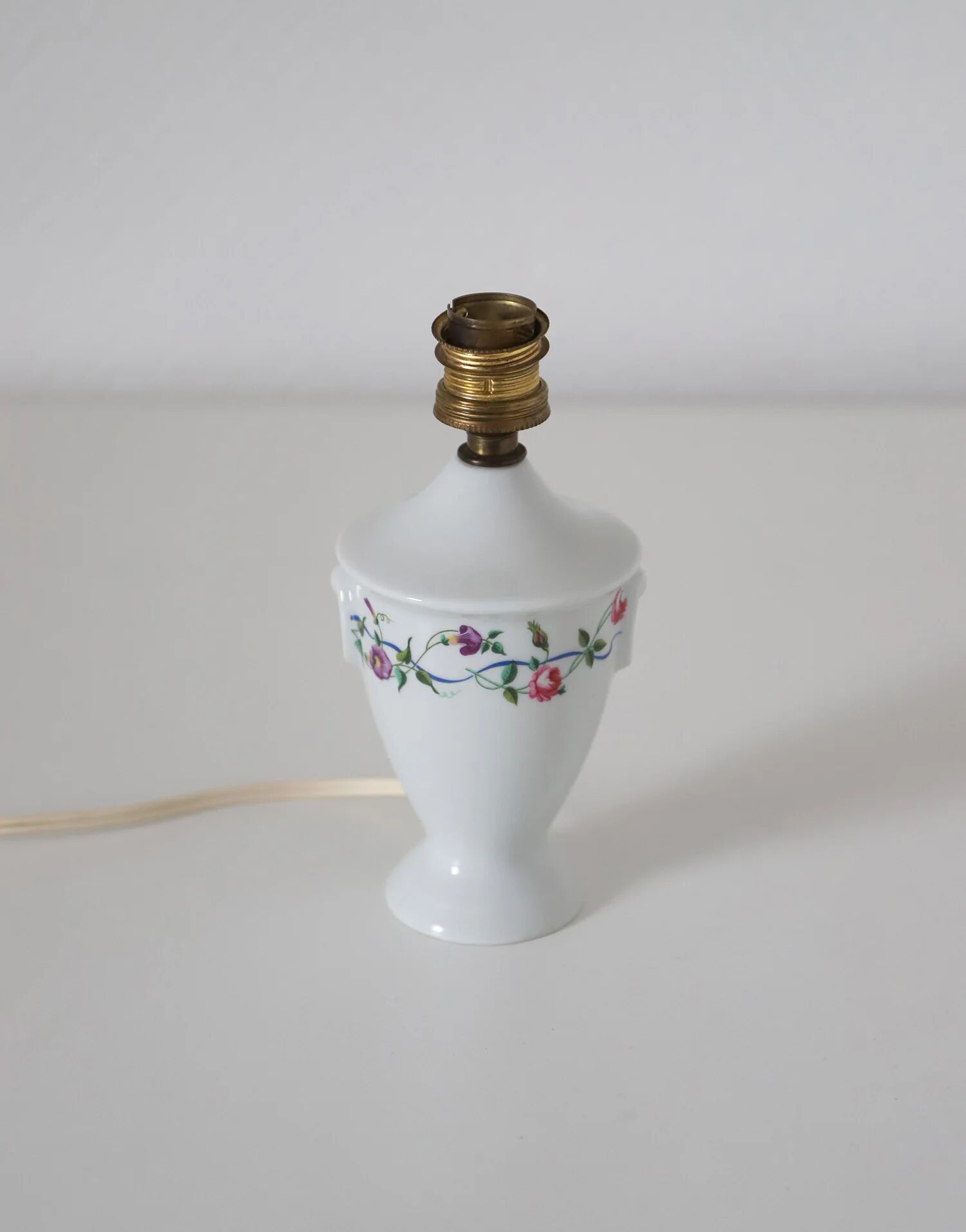 Small recycled vintage lamp — porcelain base, floral shade