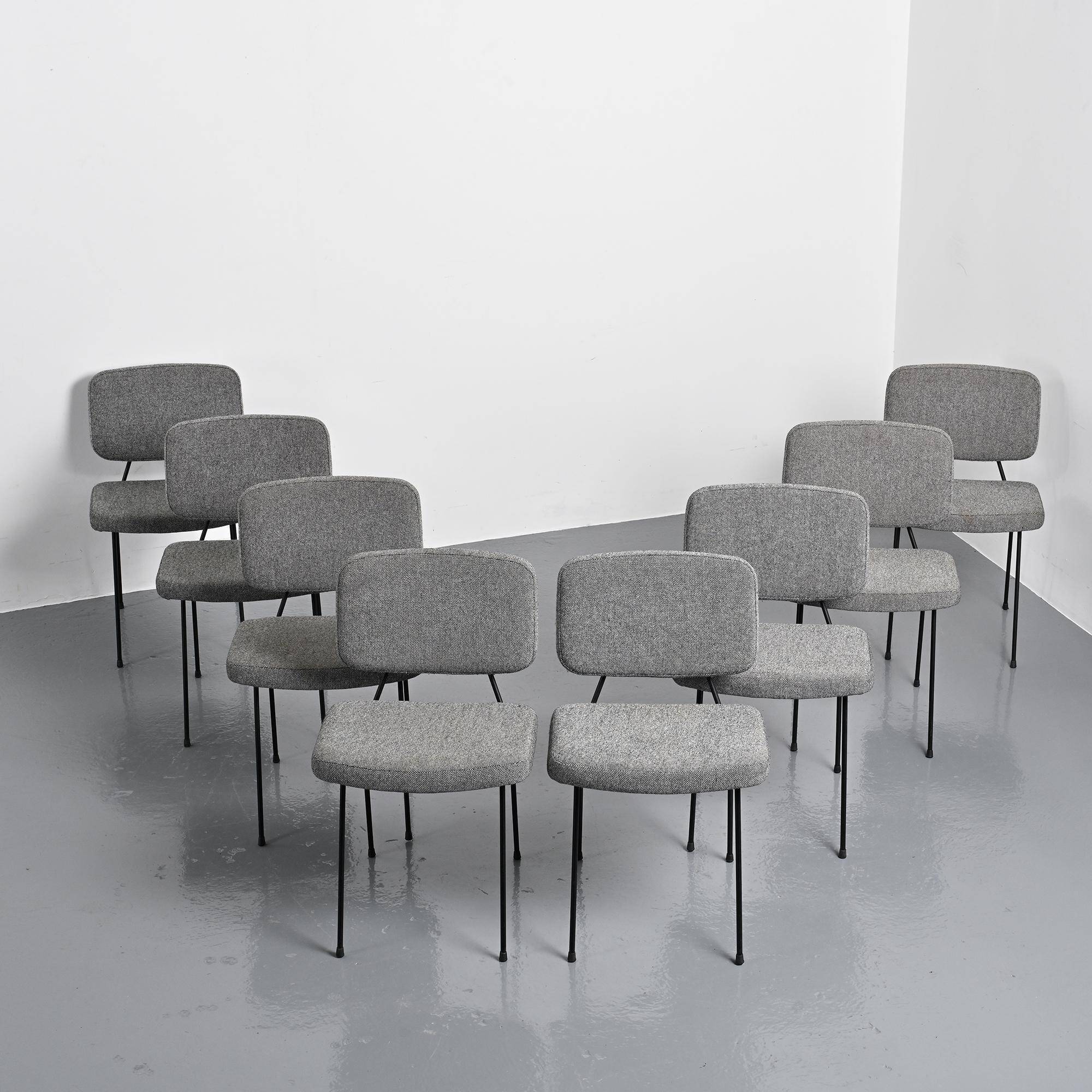 Set of 8 F0907 Moulin chairs by Pierre Paulin, Artifort around 2000.