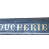 Enseigne de boucherie et panneaux latéraux