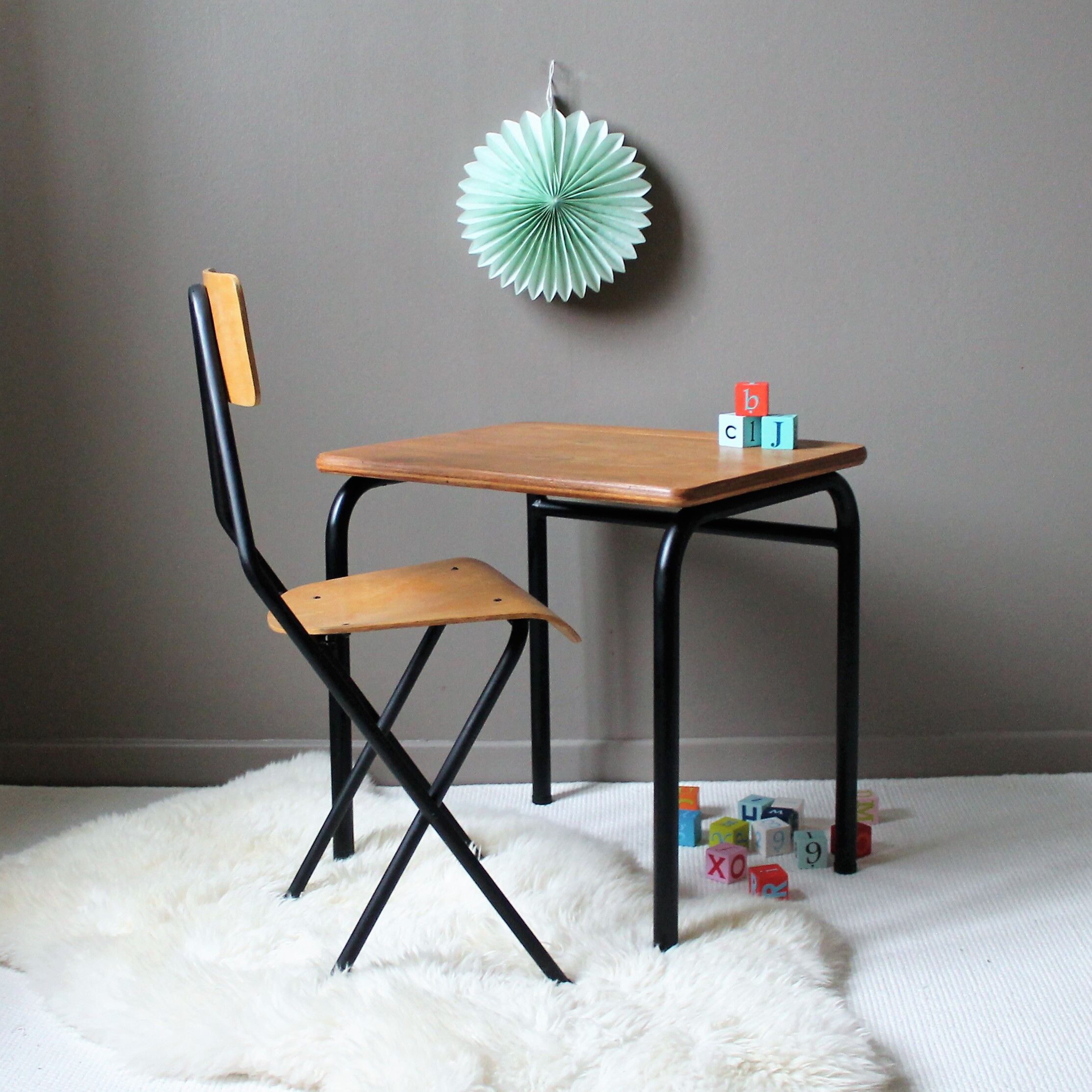 Vintage writing desk & chair