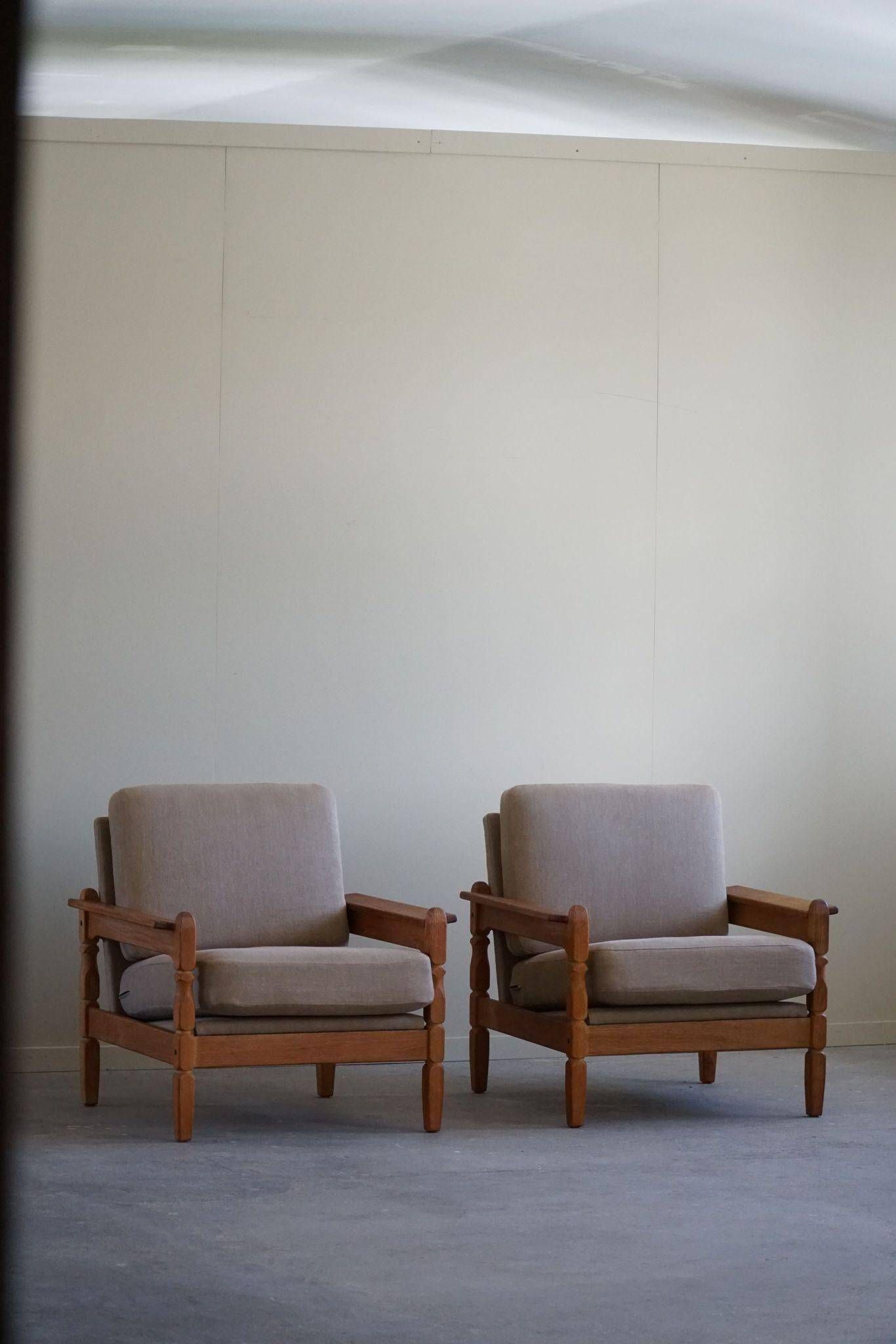 Modern Danish, Pair of Lounge Armchairs in Oak and Linen, Henning Kjærnulf, 1960s