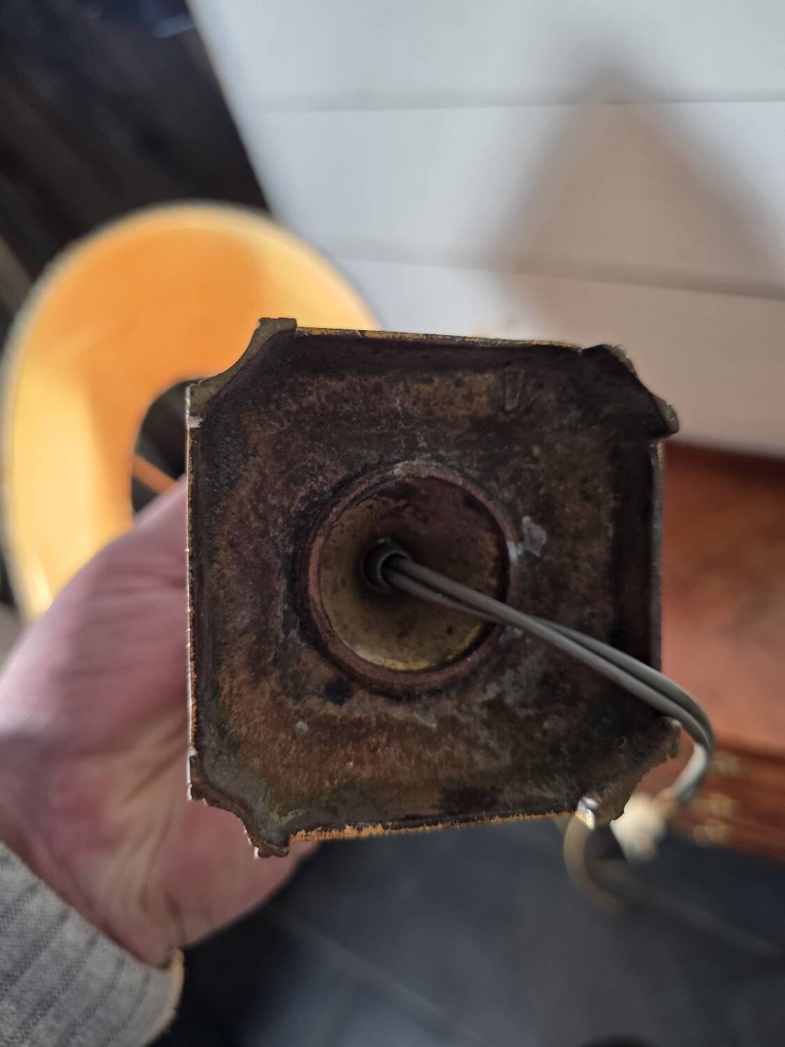 Empire style lamp in gilded bronze from the 19th century.