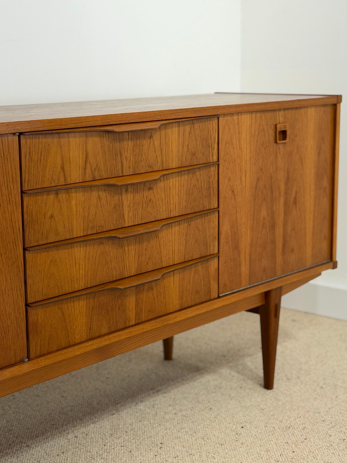 Large ARNO sideboard in oak – 1960s/70s