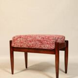 Fauteuil scandinave et repose-pieds couleur homard rouge design by H. Lis