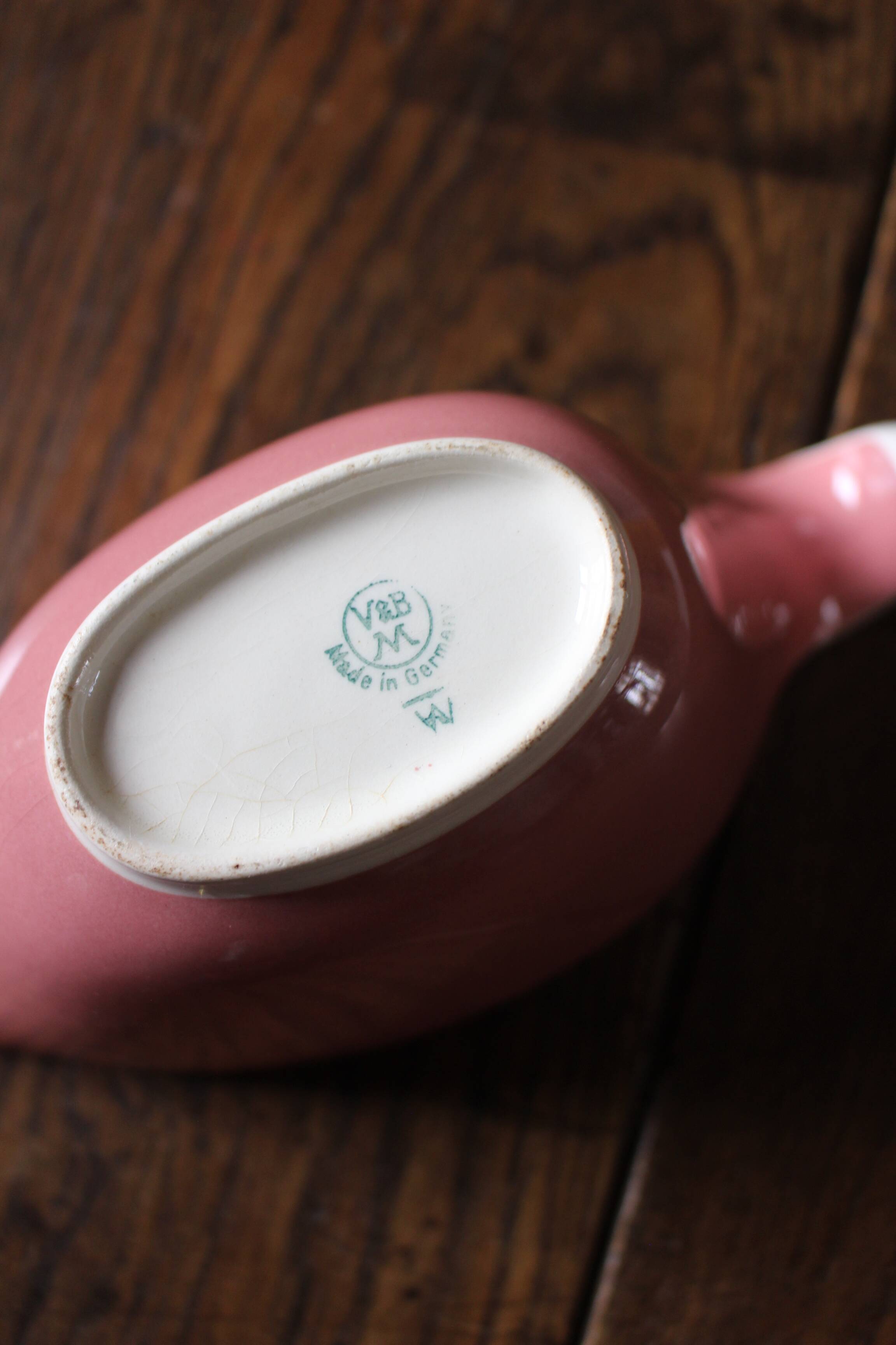 Villeroy & Boch pink gravy boat