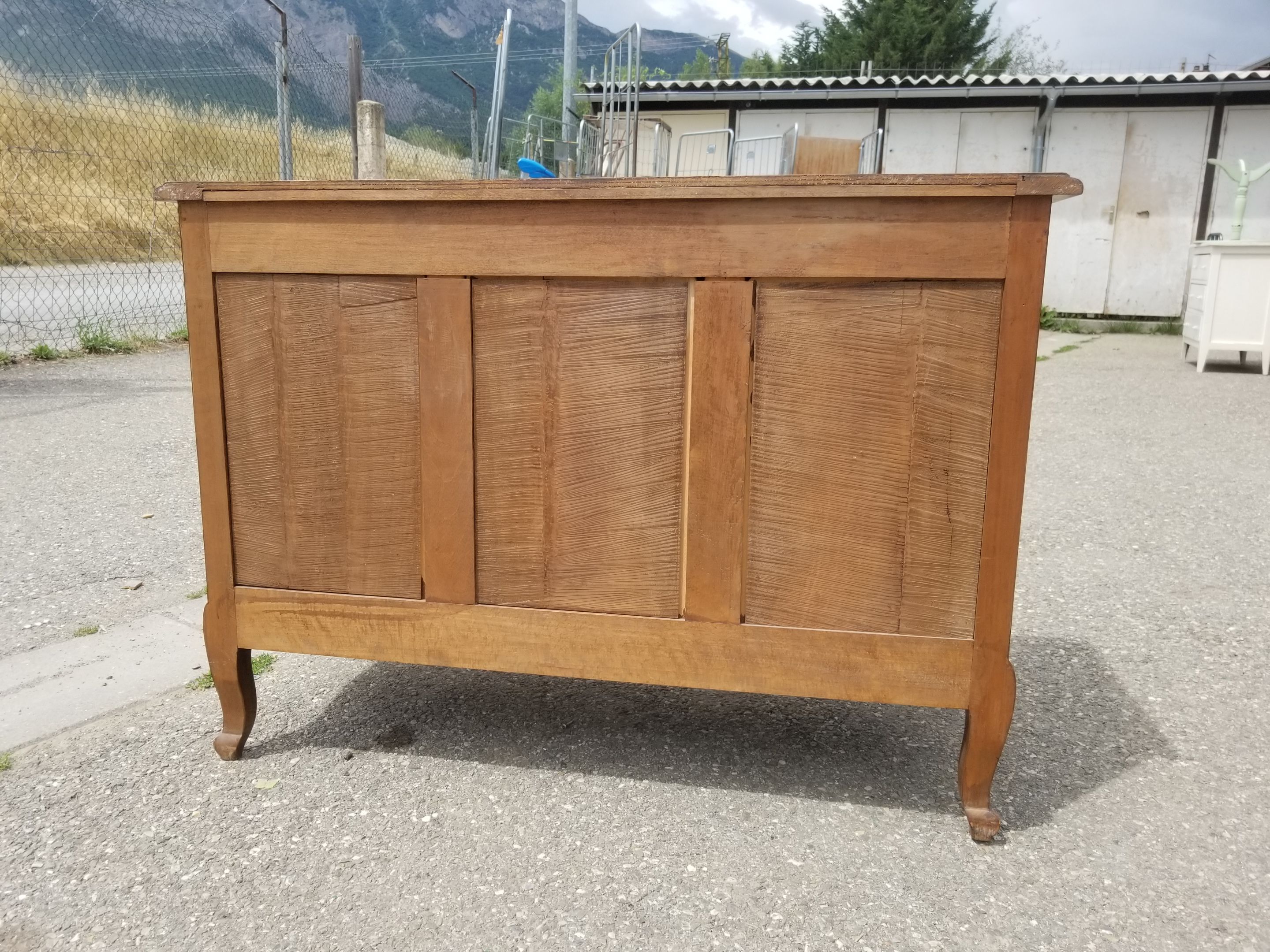 Louis XV style crossbow chest of drawers 3 drawers in walnut