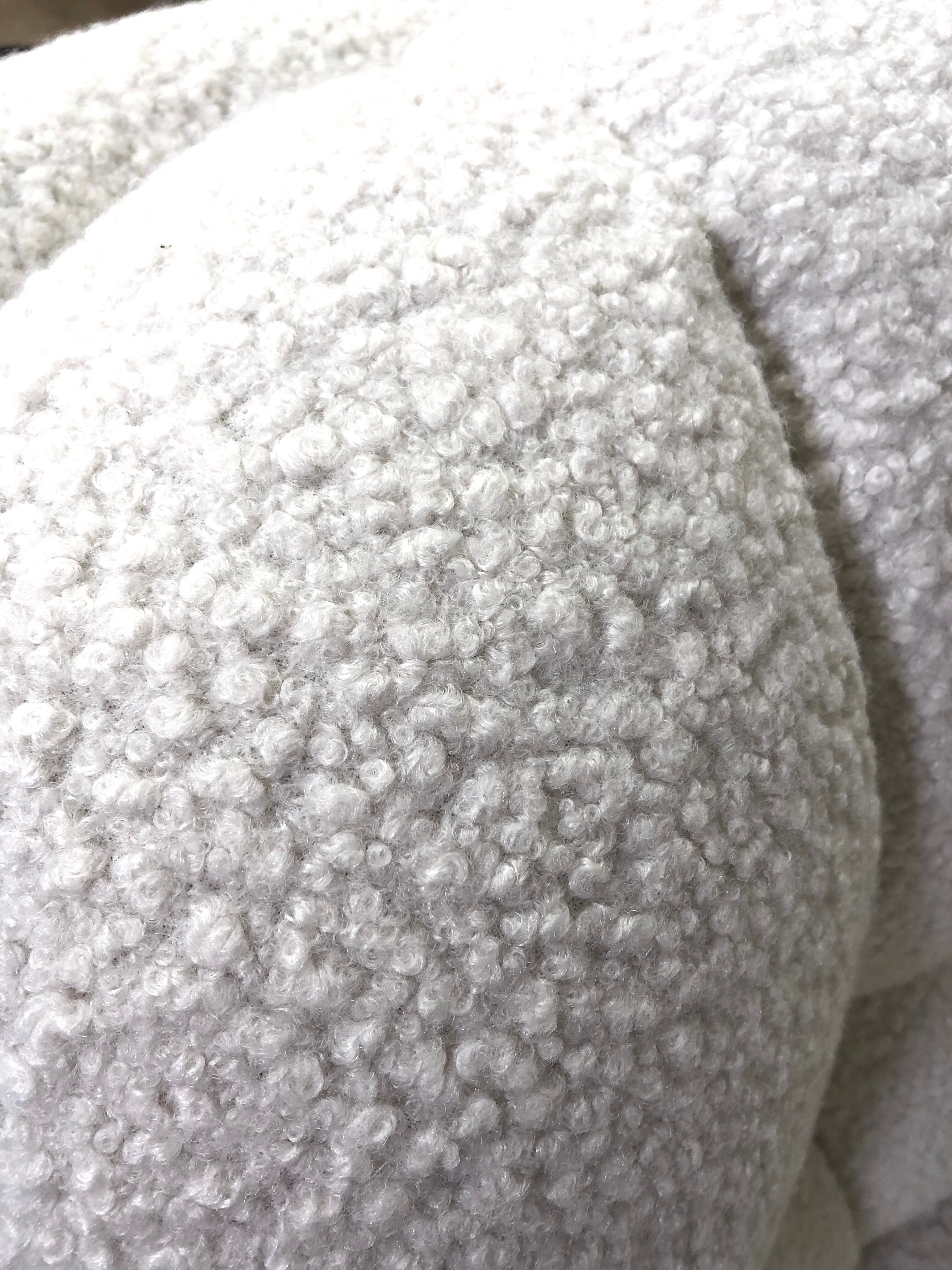 Vintage 80s shell armchair in curly wool