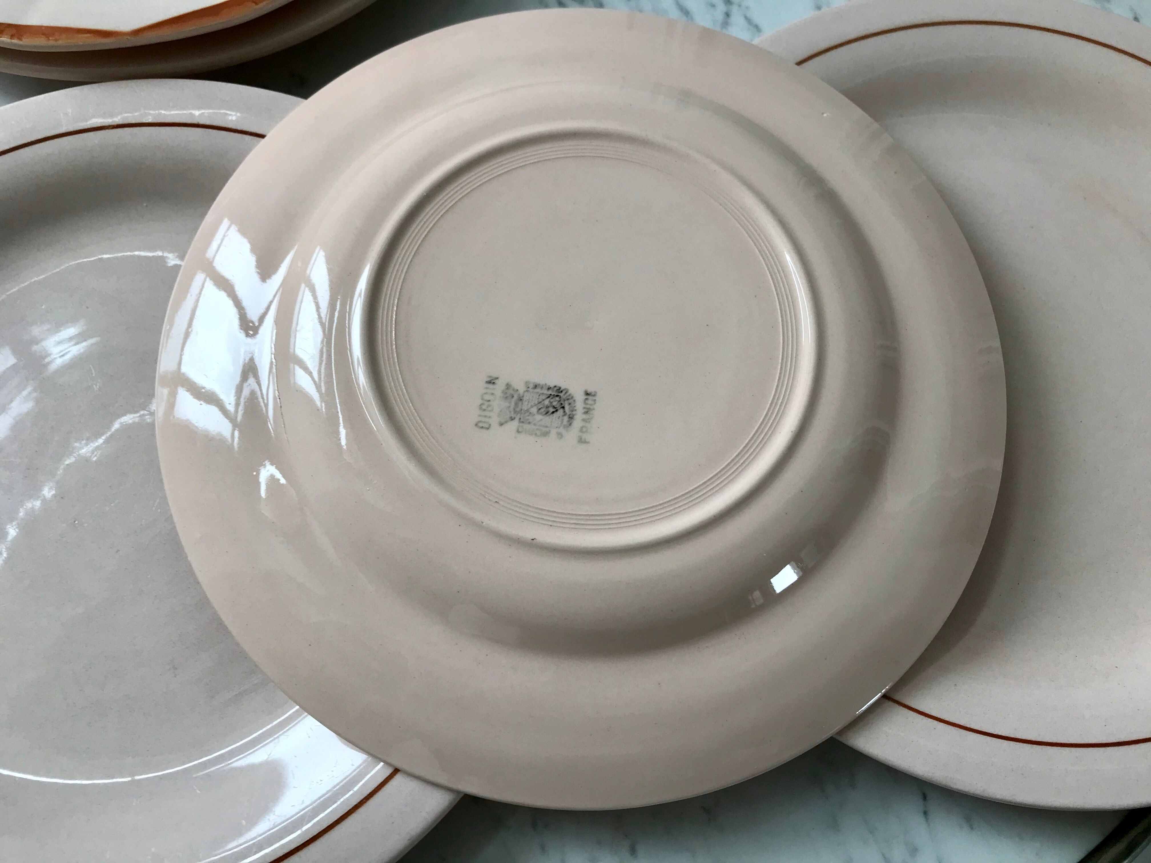 Set of 5 flat plates powder pink Digoin Sarreguemines and Longwy years 30-40