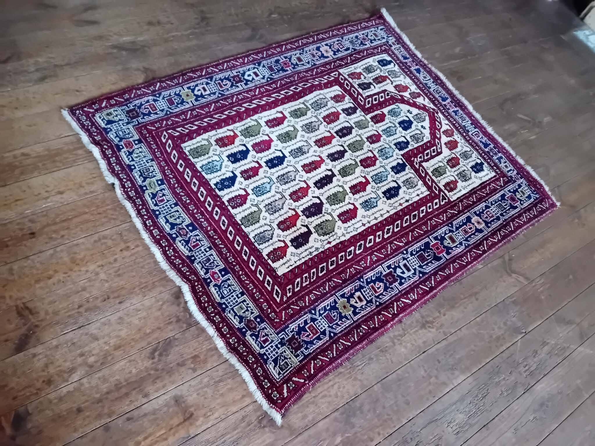 Tapis Persan Afshar fait main 138x112cm