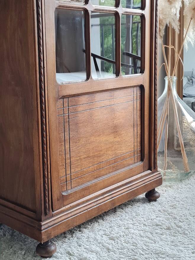 Antique Parisian glass cabinet - bonnet-maker type