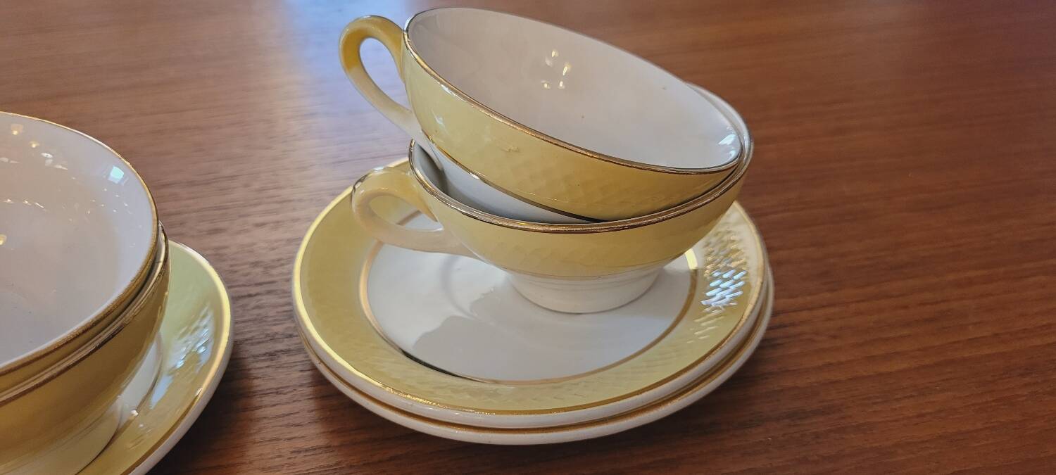 60's cups and saucers