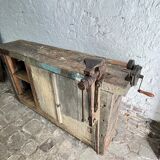 Workshop establishment with doors