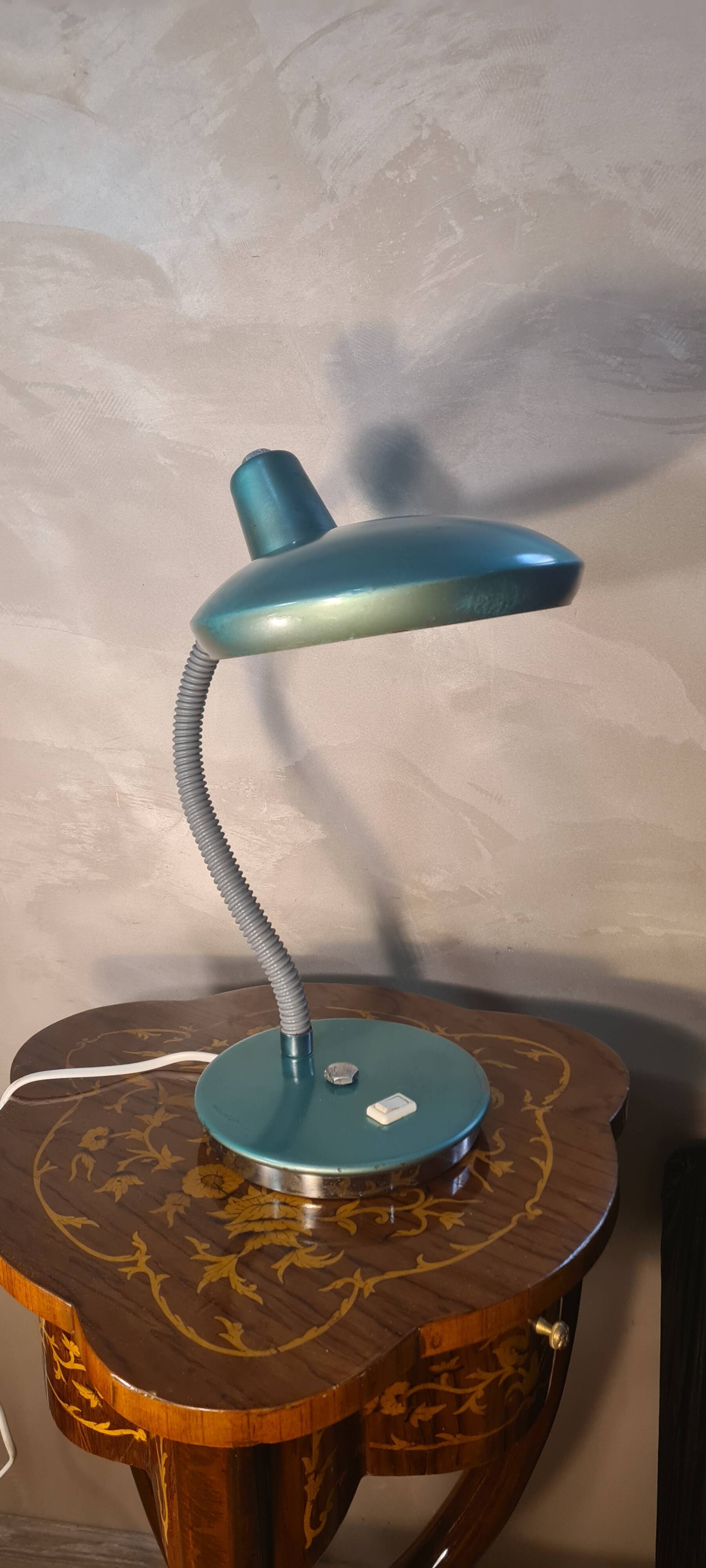 Italian design desk lamp, green metal, Fase style, 1970s, adjustable, flexible