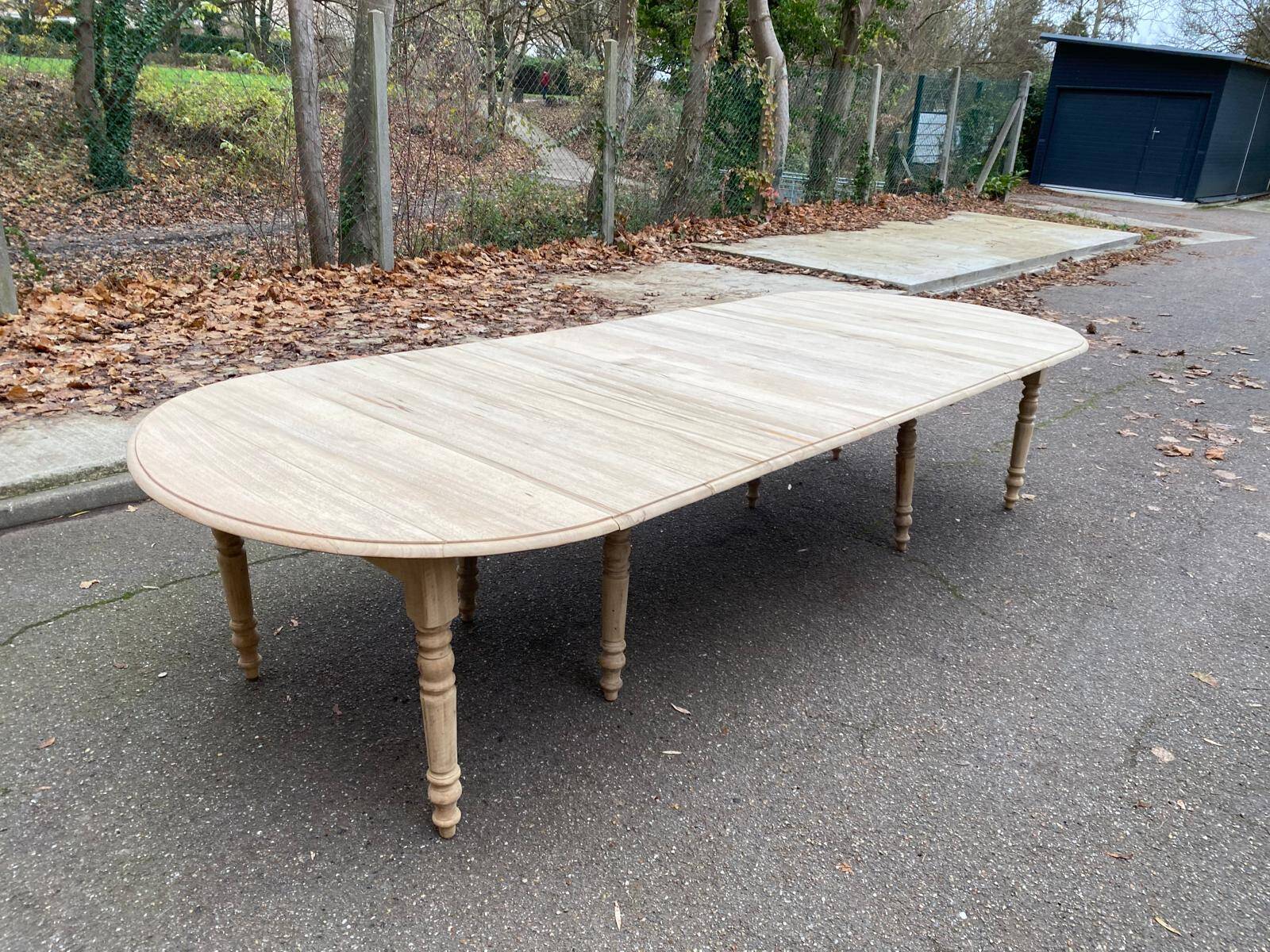 Louis Philippe extendable dining table with 8 leaves, renovated, 350cm, 19th century.