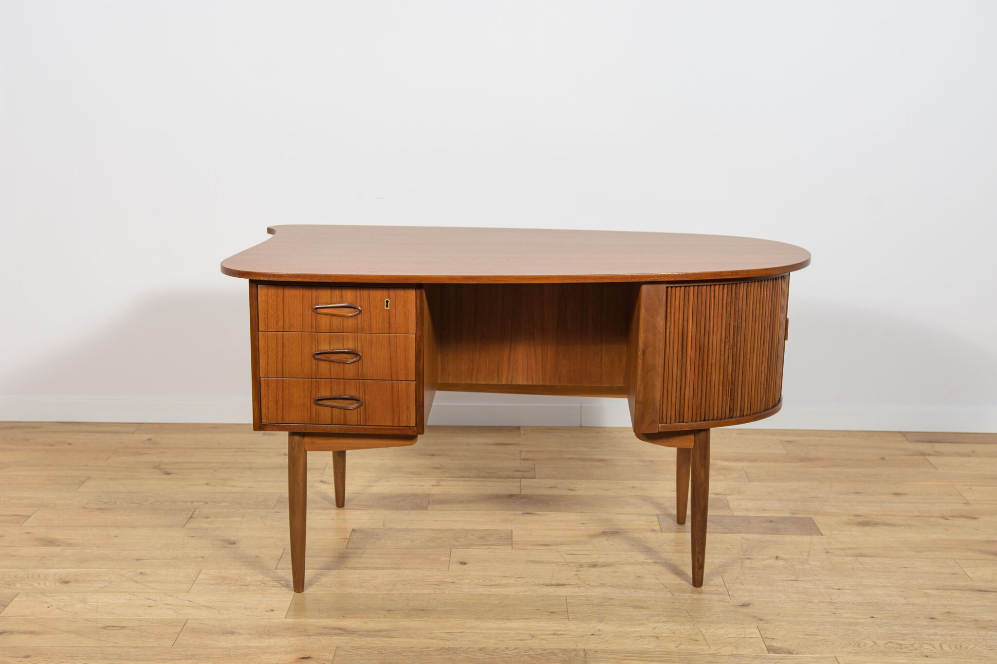 Mid-Century Freestanding Teak Kidney Desk, Denmark, 1960s