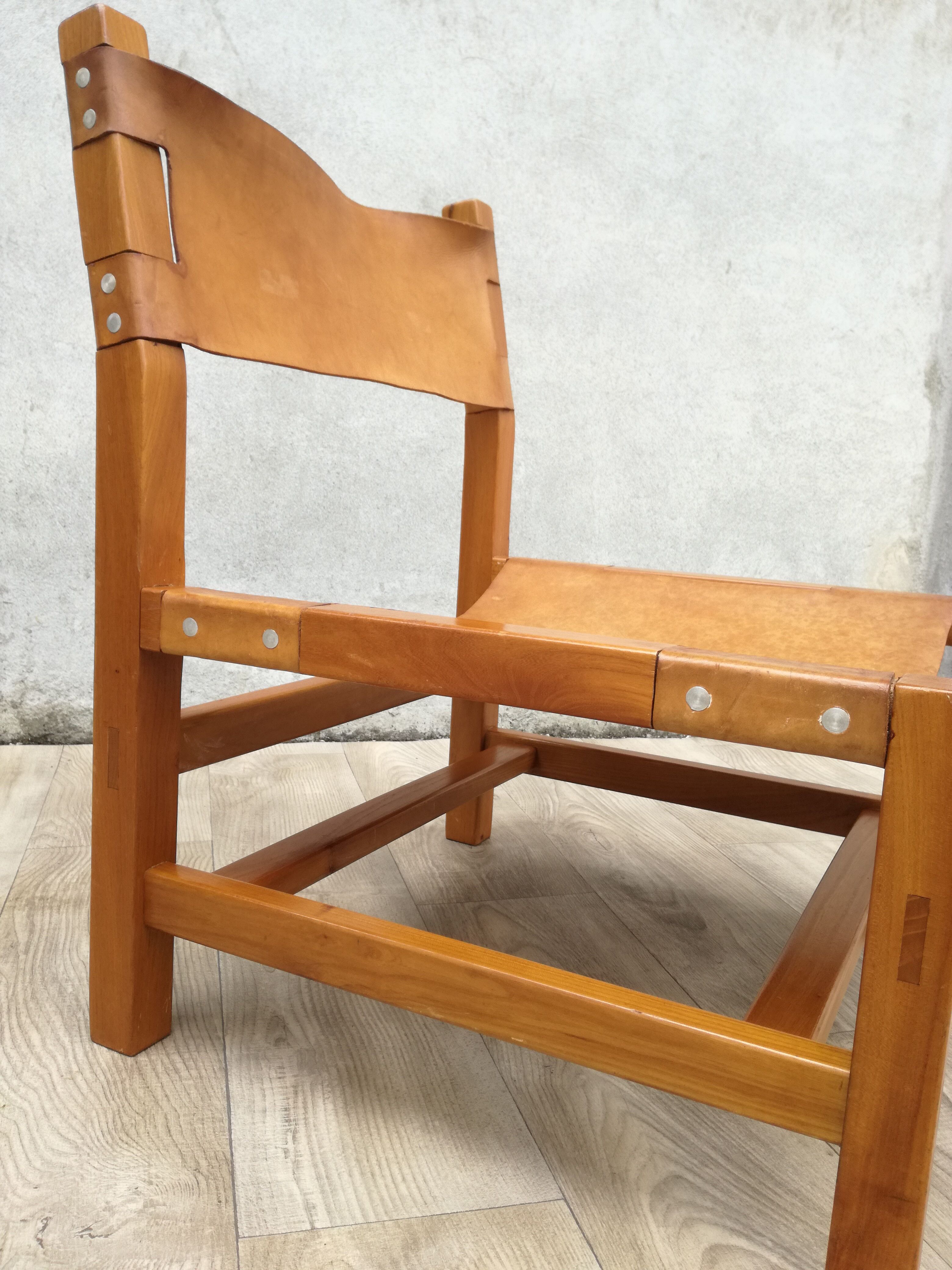 Armchair in solid elm and leather Maison Regain 1970