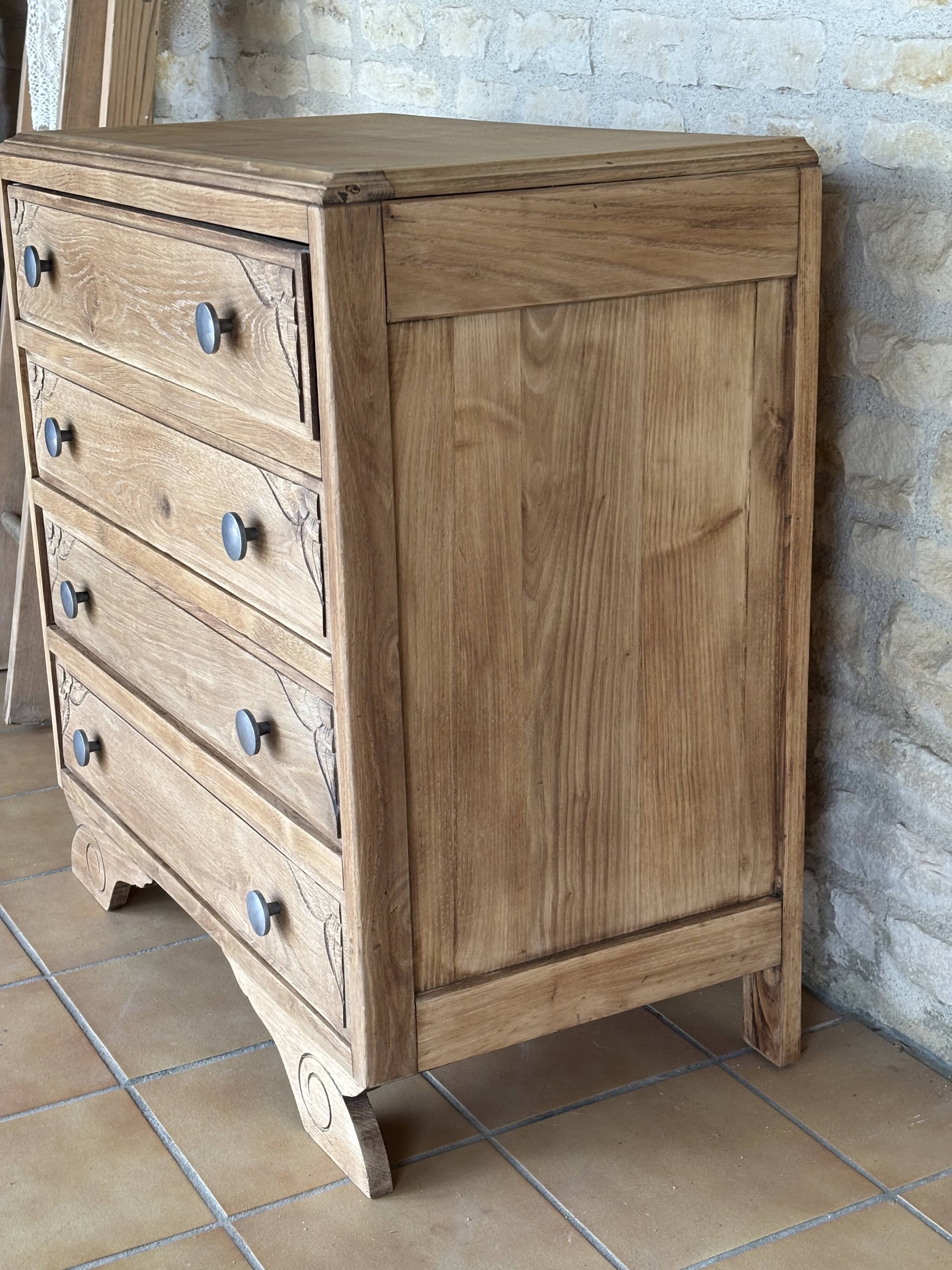 Art Deco oak chest of drawers