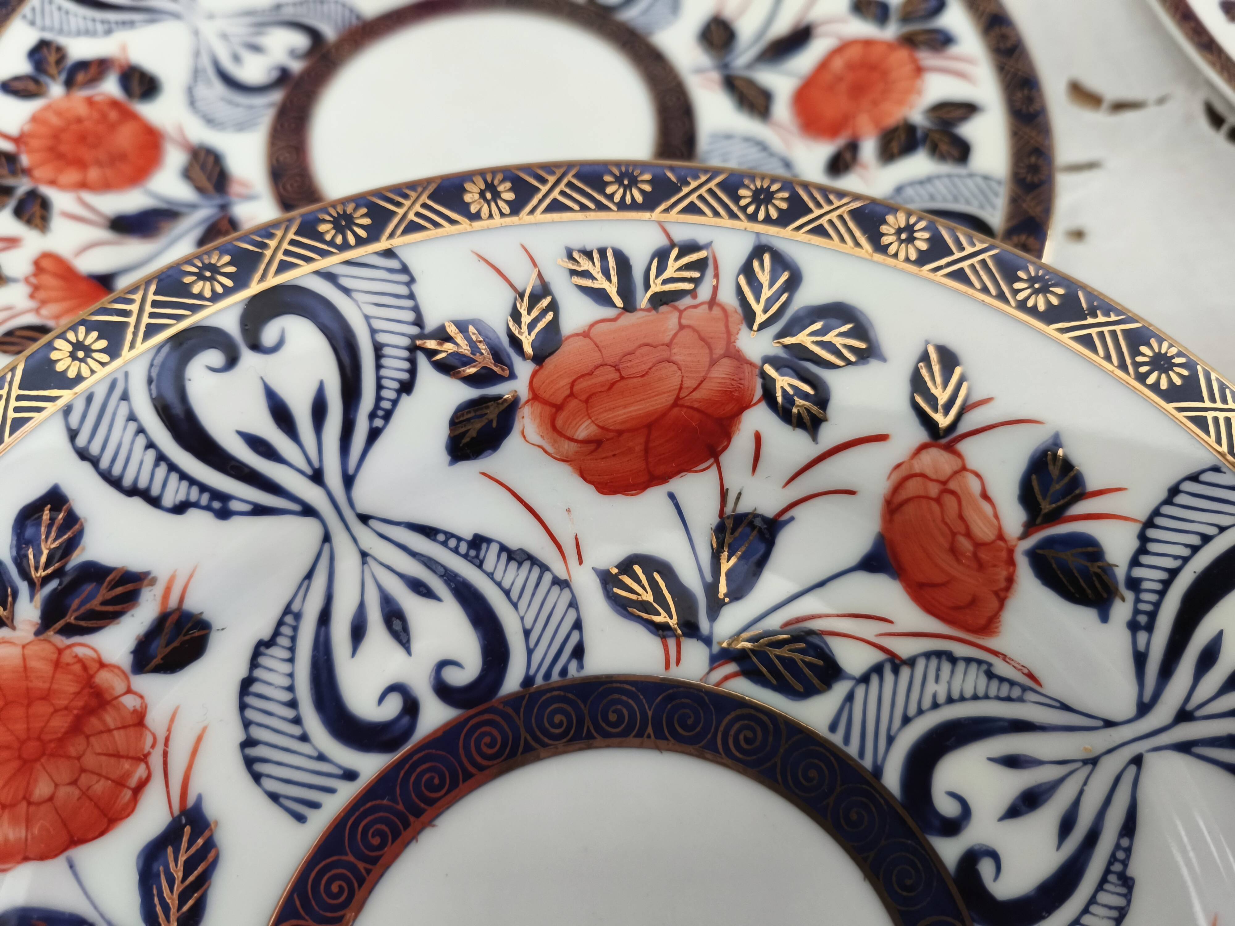 Set of 6 Japanese dessert plates with red, midnight blue and gold decor