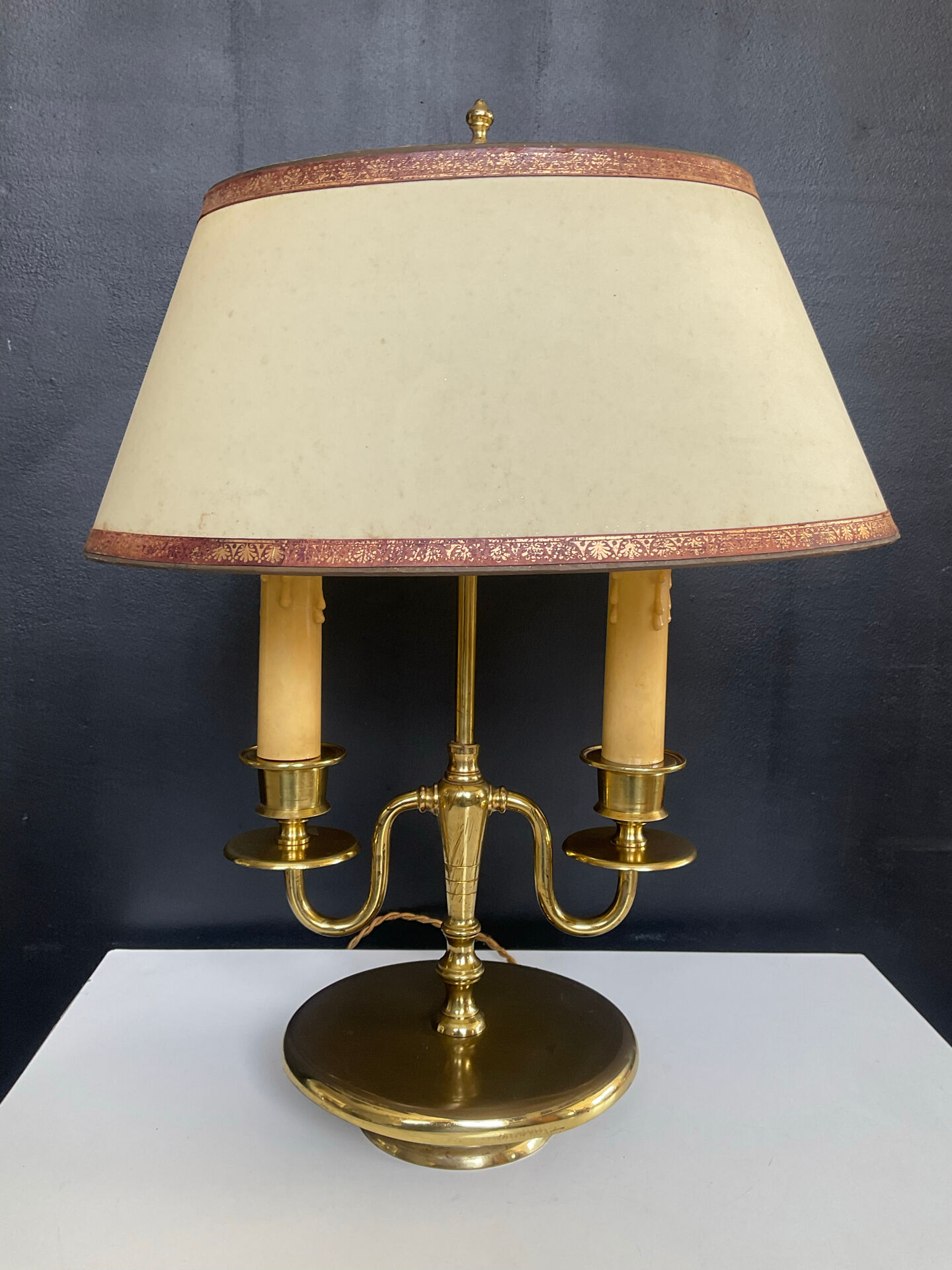 Directoire style bouillotte lamp in brass with double lights.