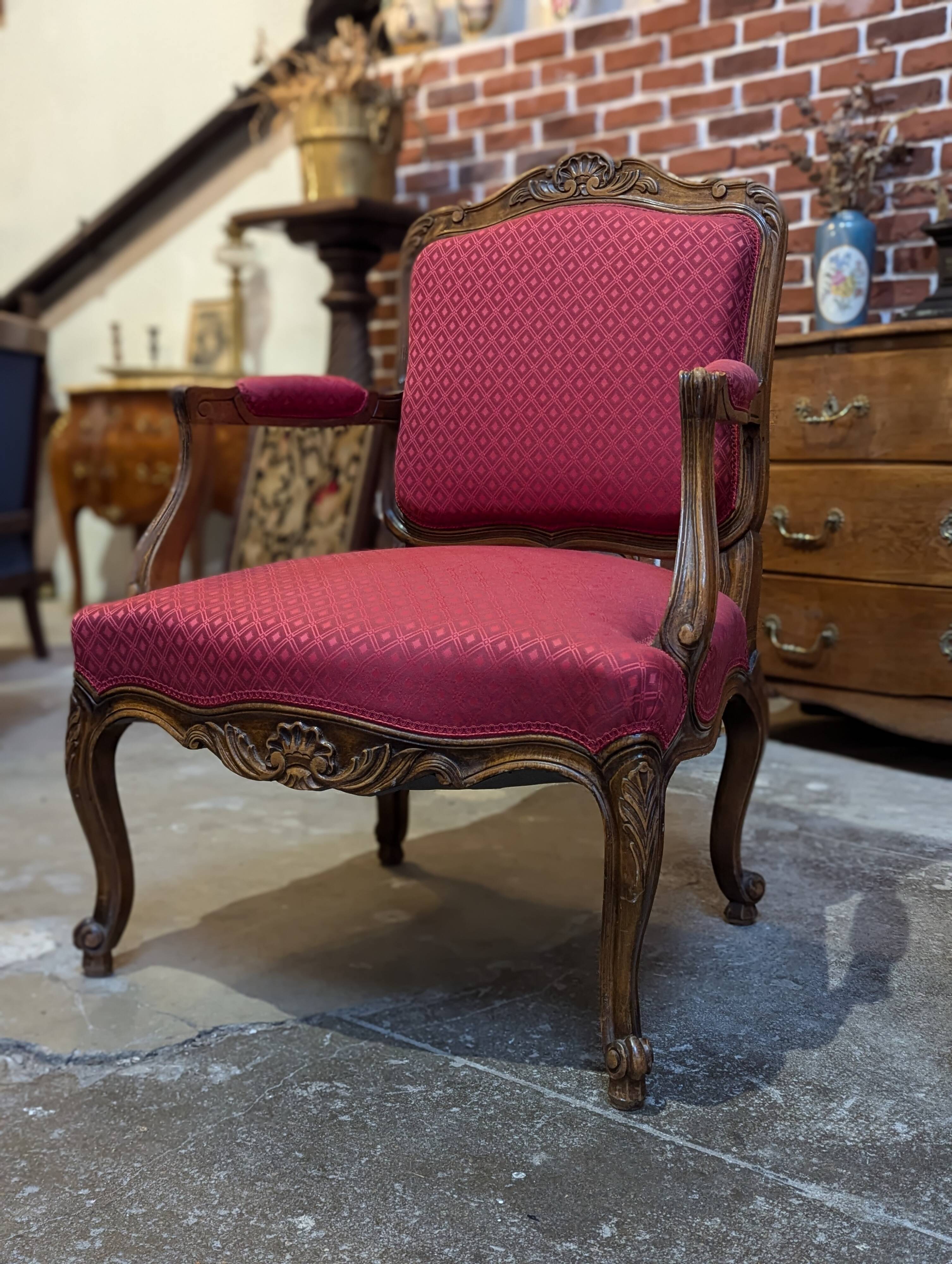Paire de fauteuils louis XV
