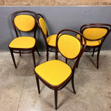 Thonet 215 en bois courbé jaune, récemment retapissé